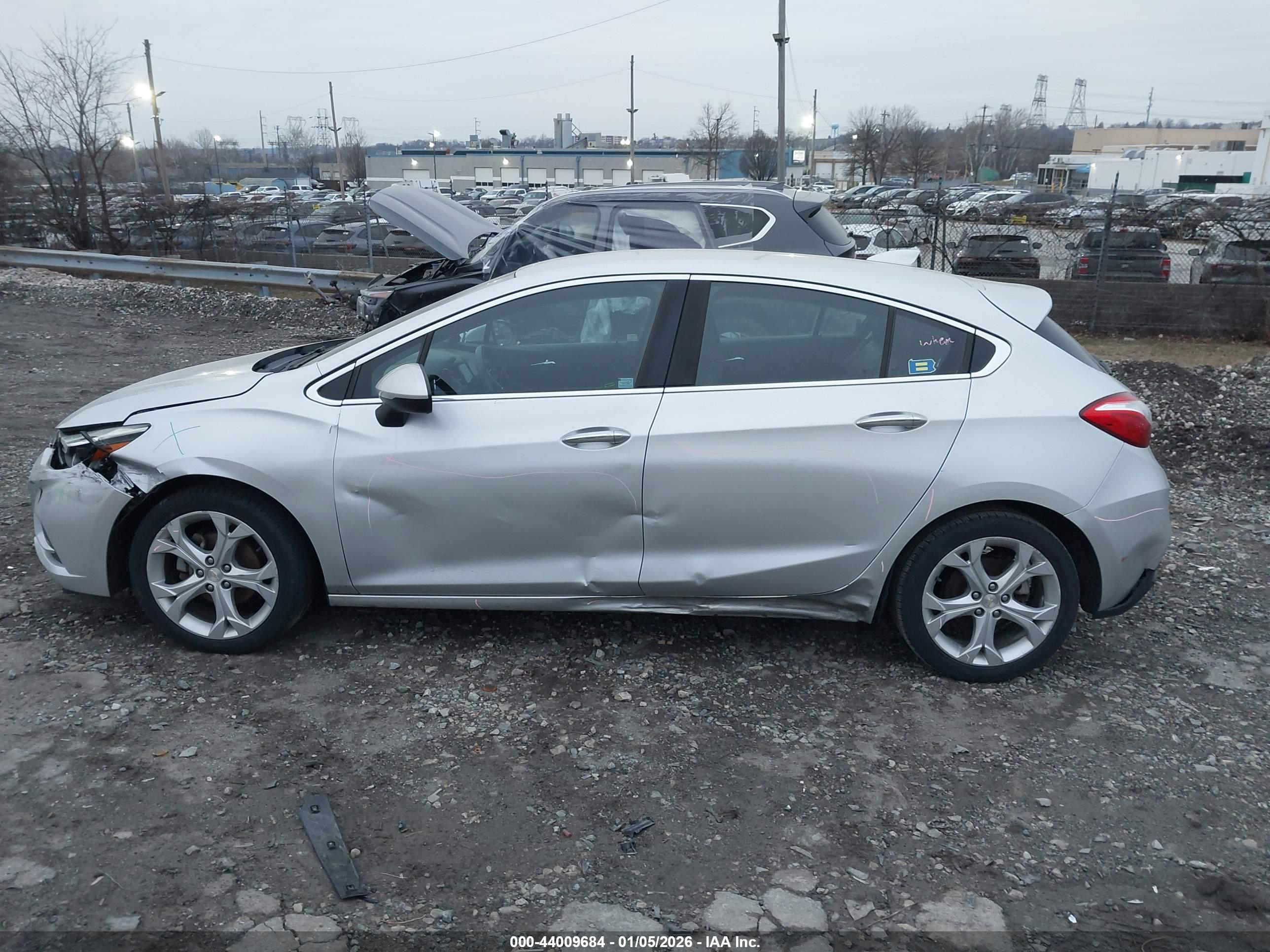 CHEVROLET CRUZE image 6