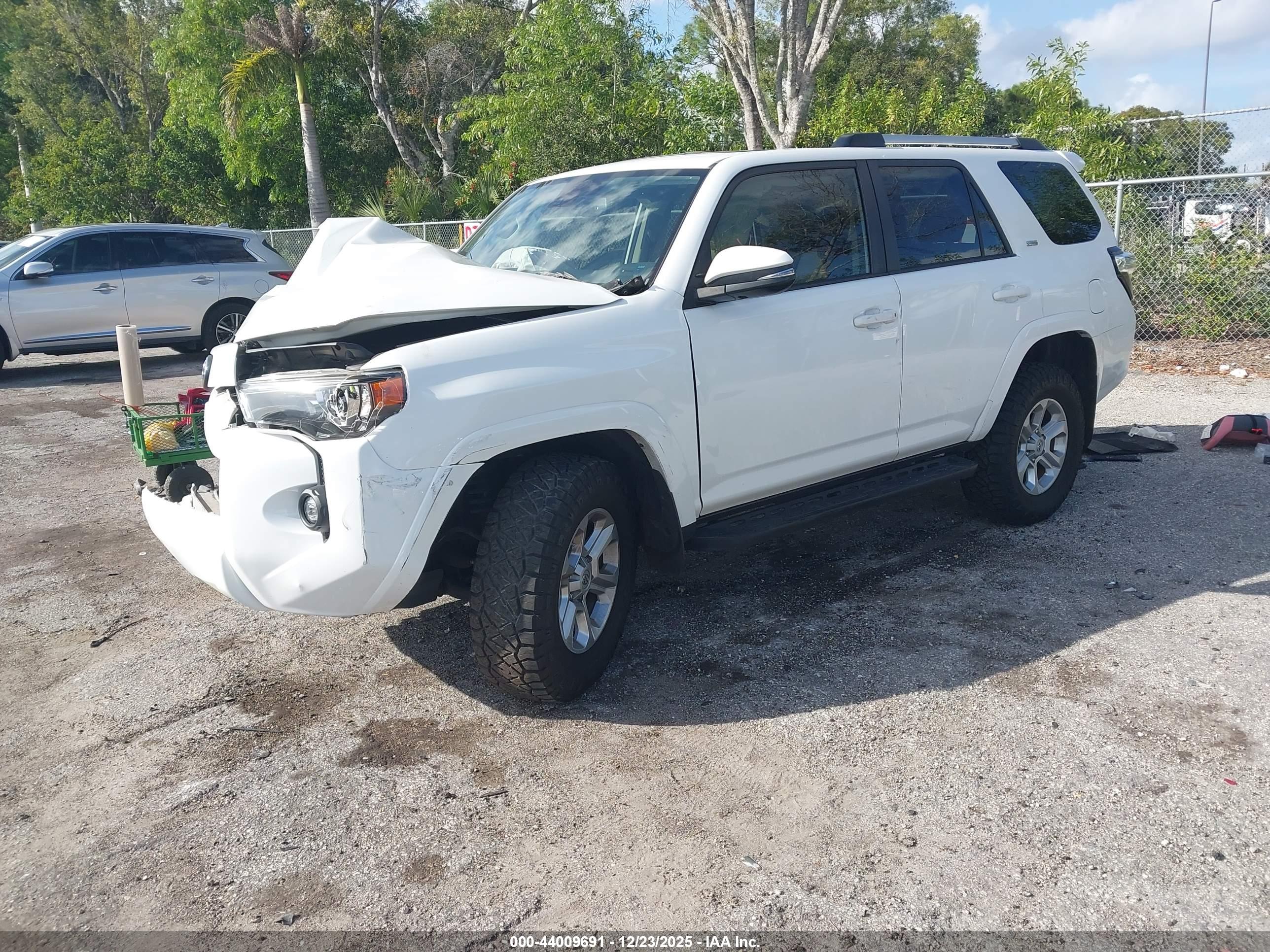 TOYOTA 4RUNNER image 2
