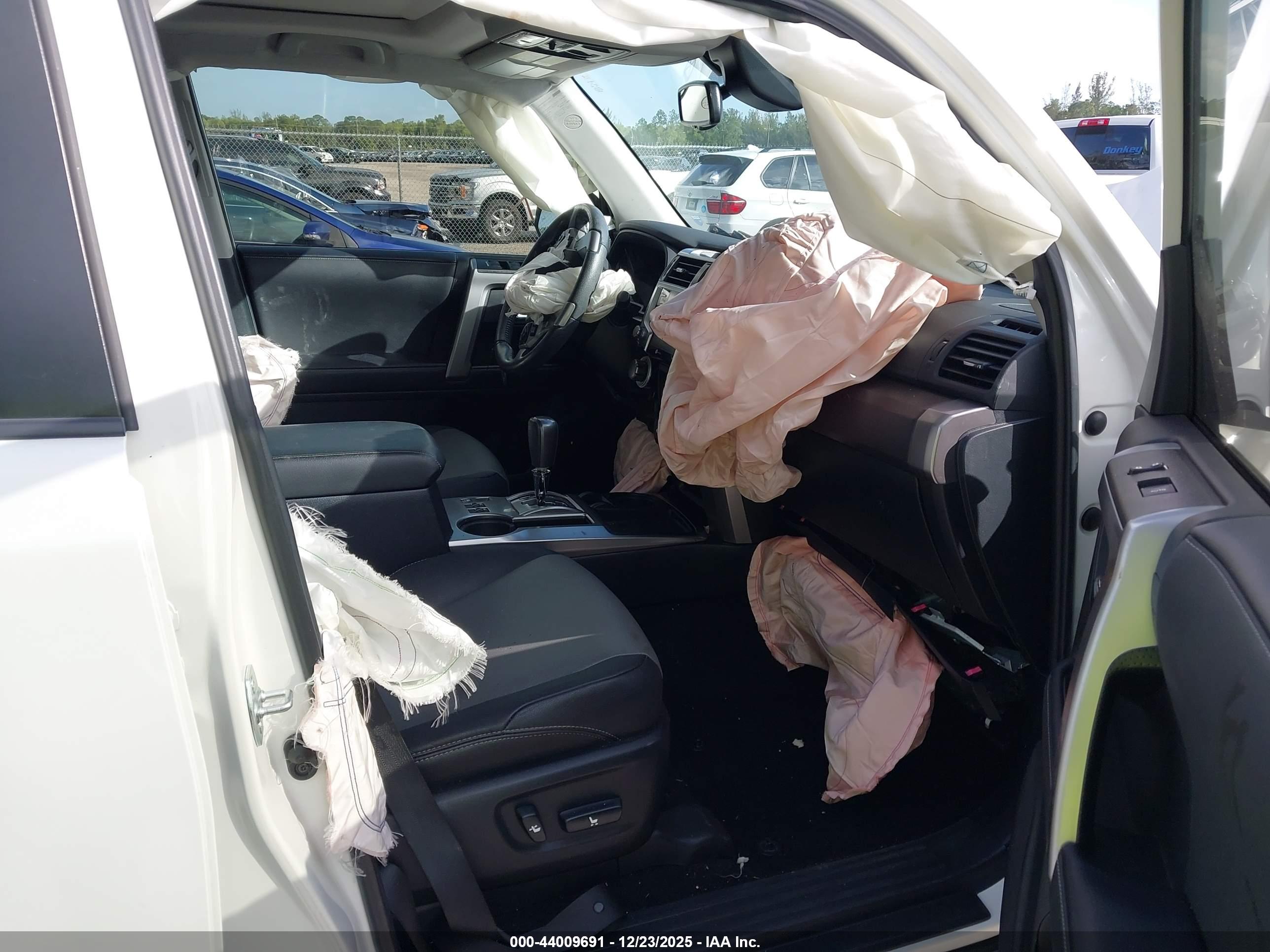 TOYOTA 4RUNNER image 5
