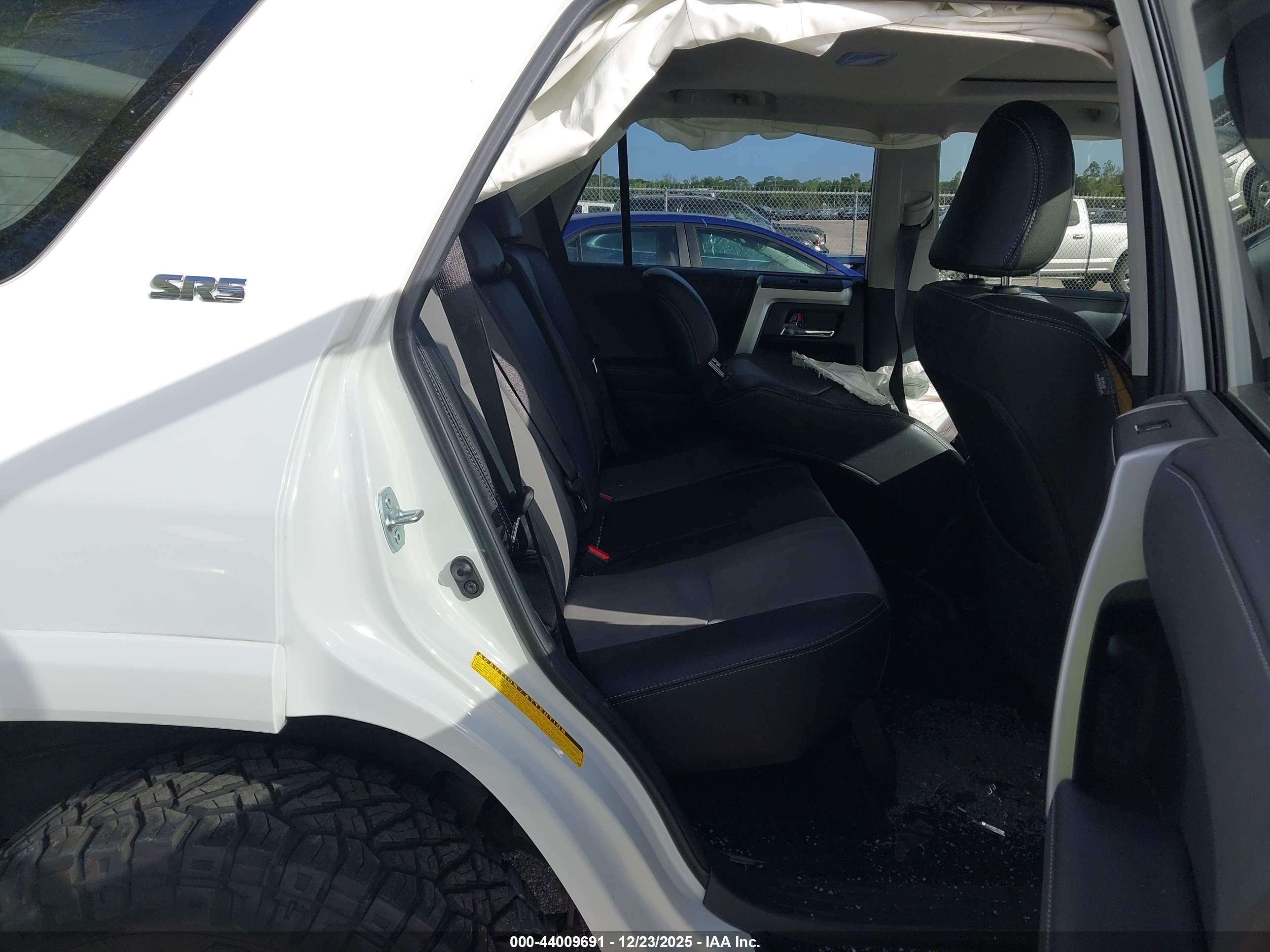 TOYOTA 4RUNNER image 8