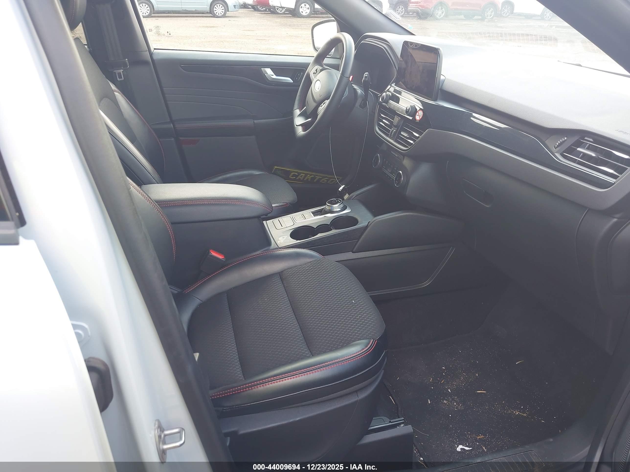 FORD ESCAPE image 5