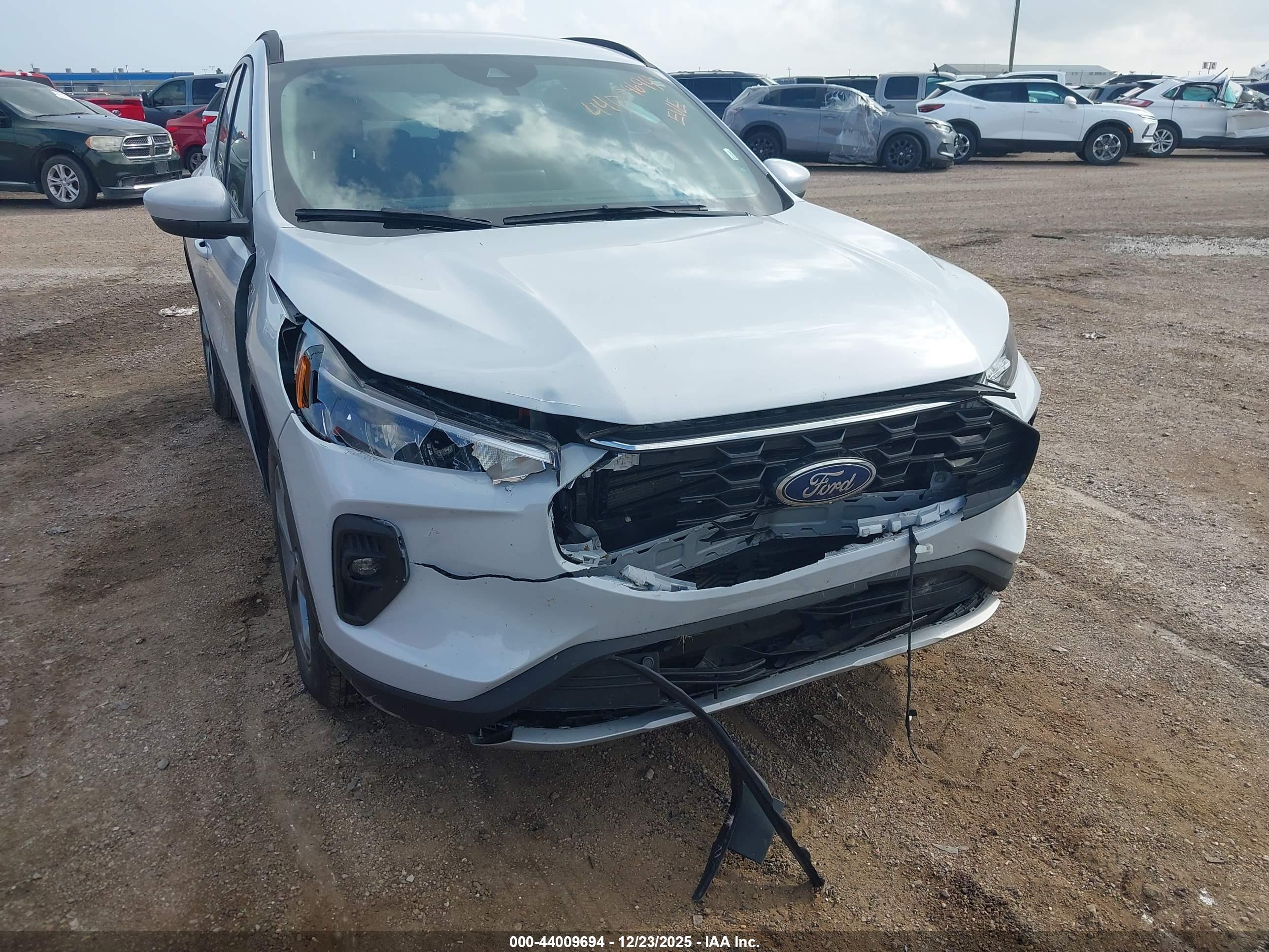 FORD ESCAPE image 6