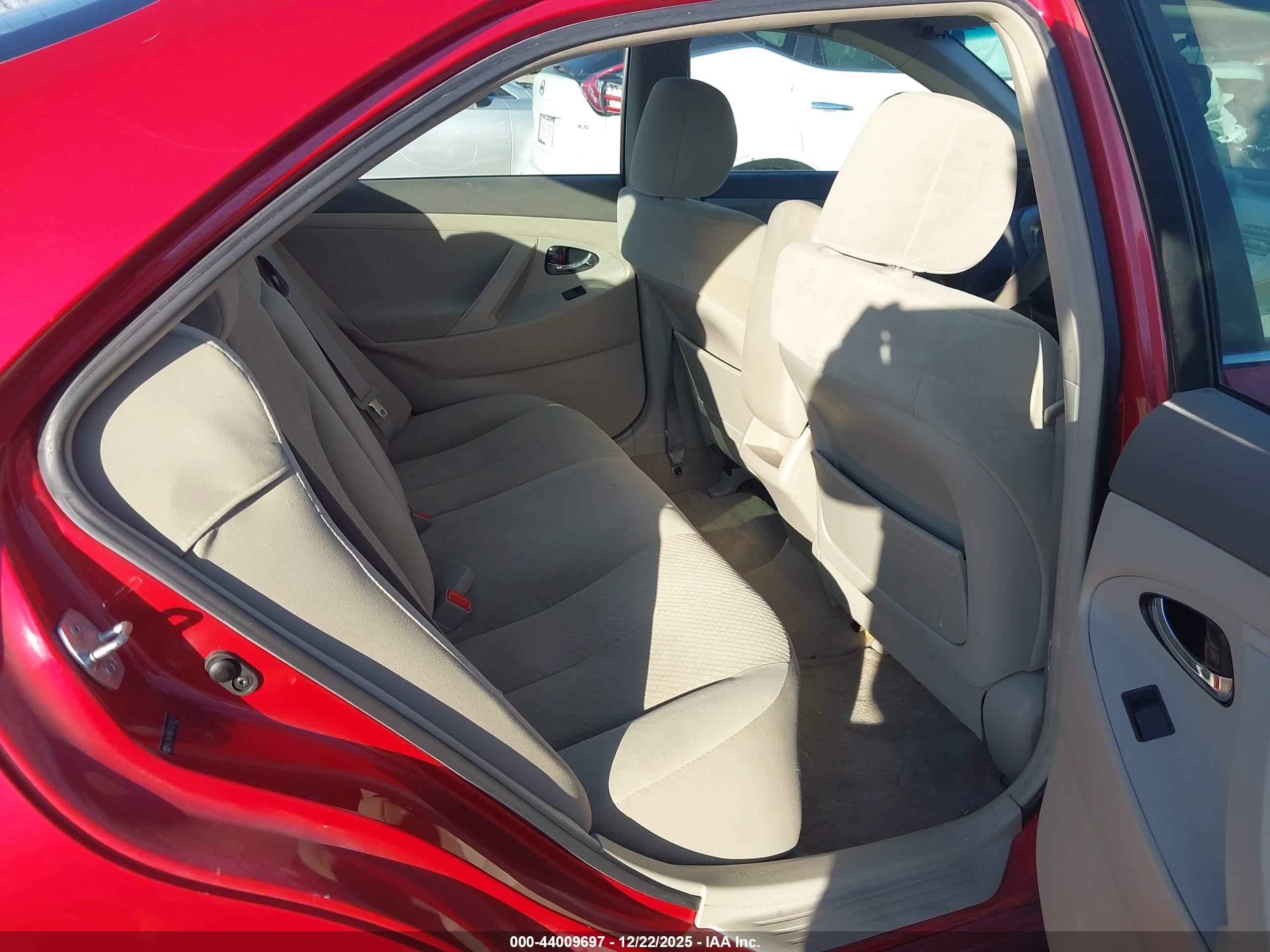 TOYOTA CAMRY image 8