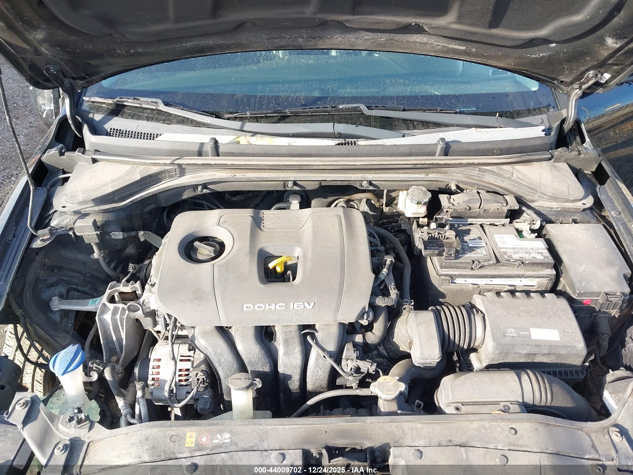HYUNDAI ELANTRA image 10