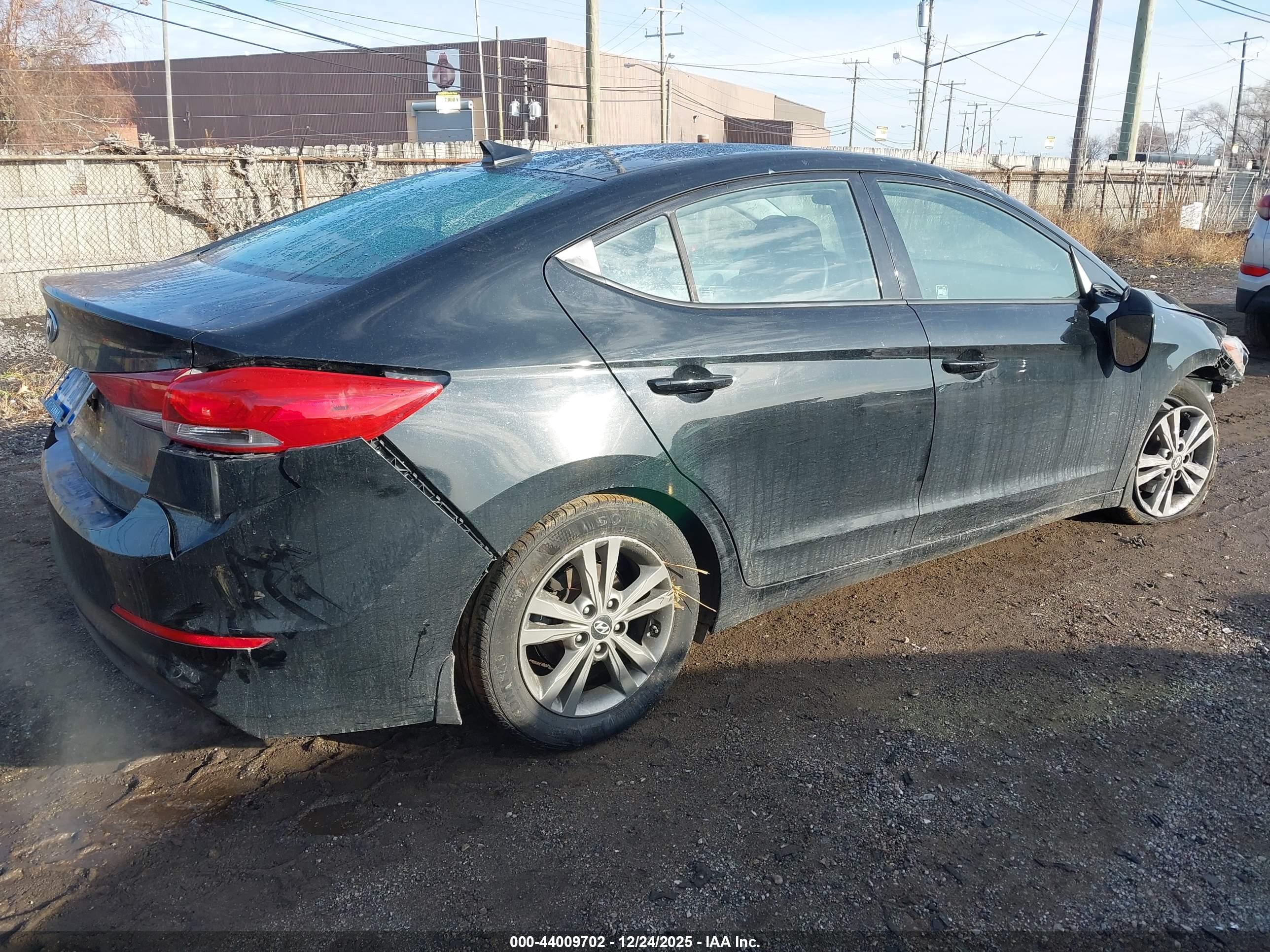 HYUNDAI ELANTRA image 4