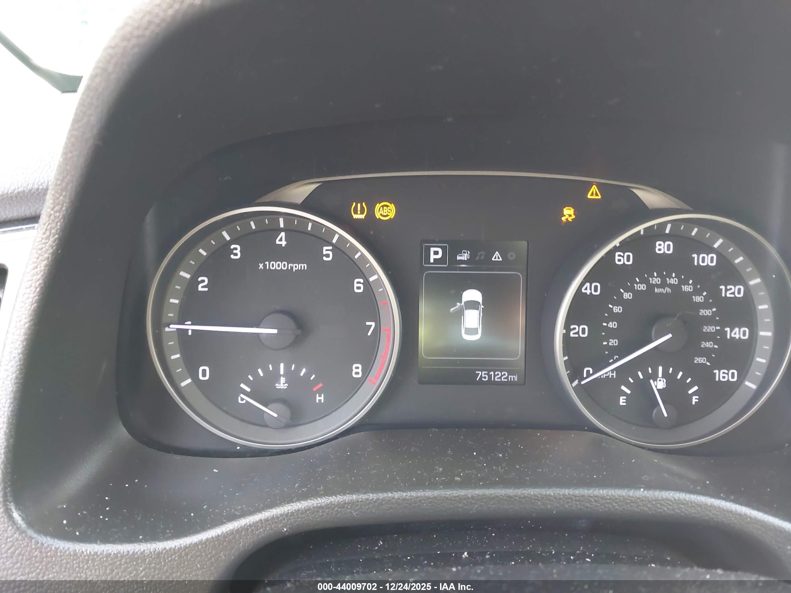 HYUNDAI ELANTRA image 7