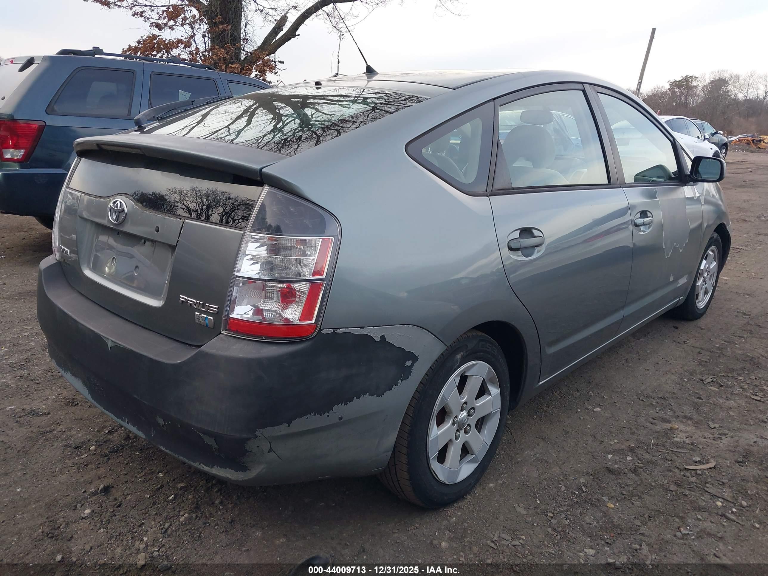 TOYOTA PRIUS image 4