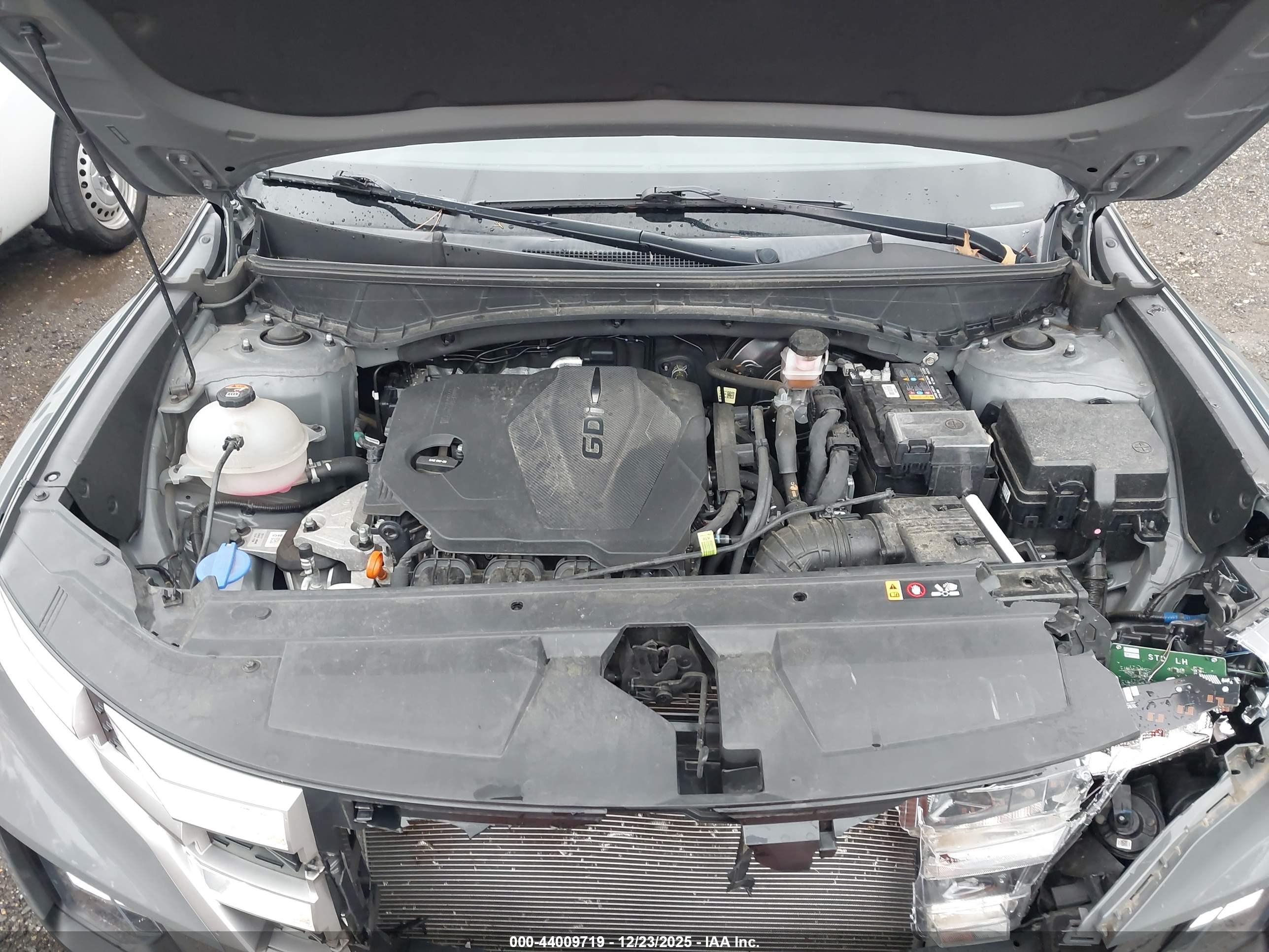 HYUNDAI SANTA image 10