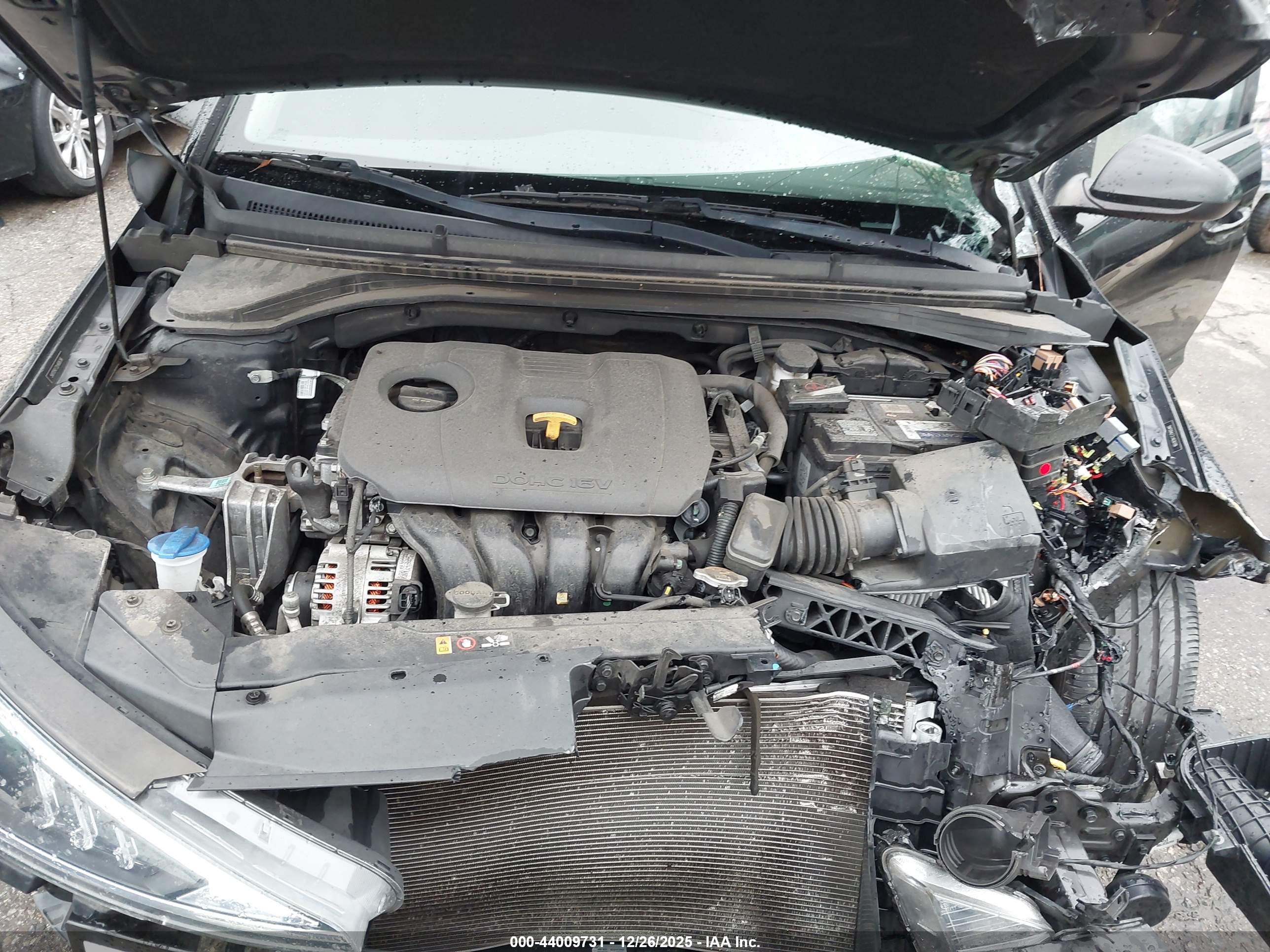 HYUNDAI ELANTRA image 10