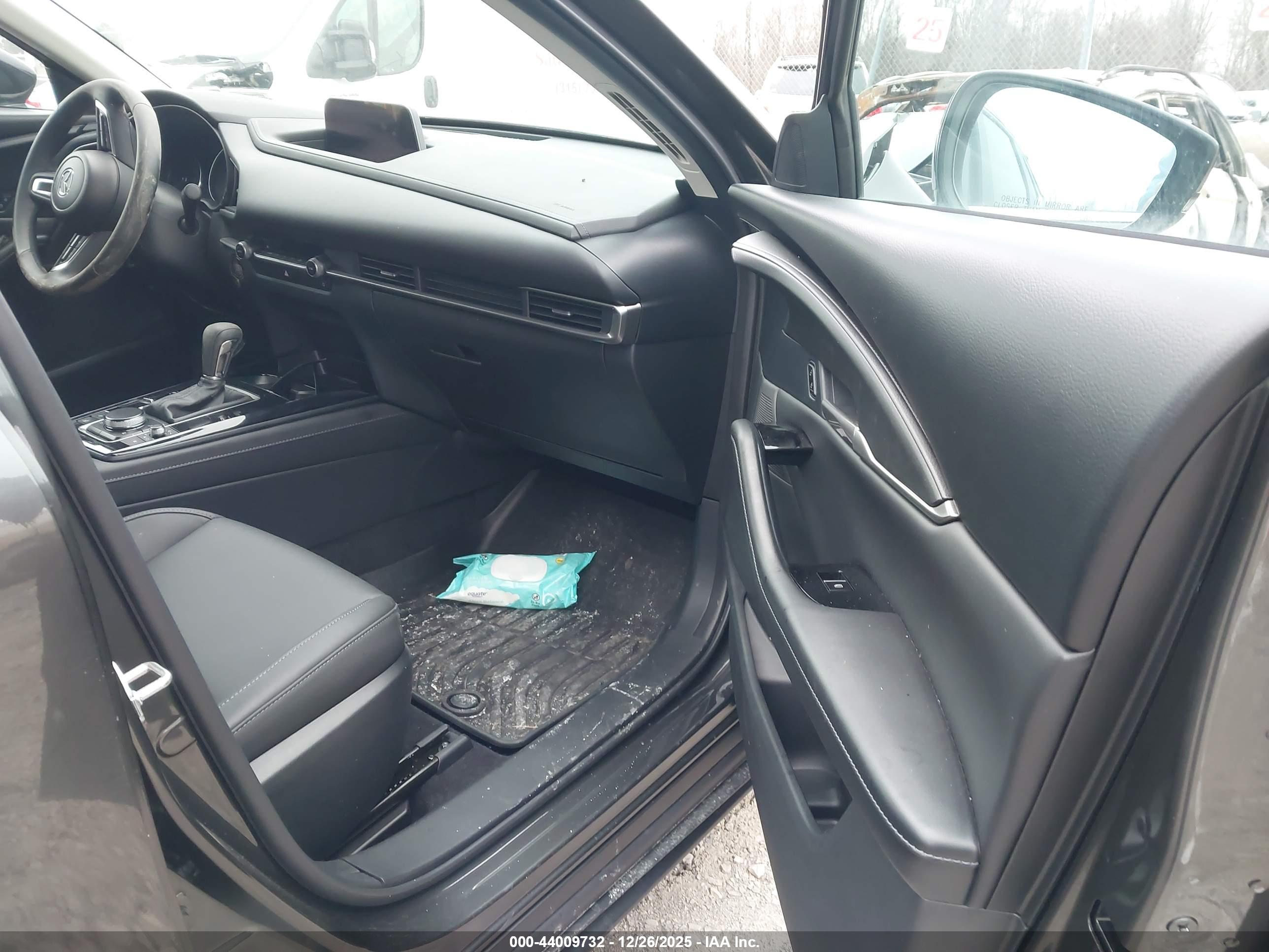 MAZDA CX-30 image 5