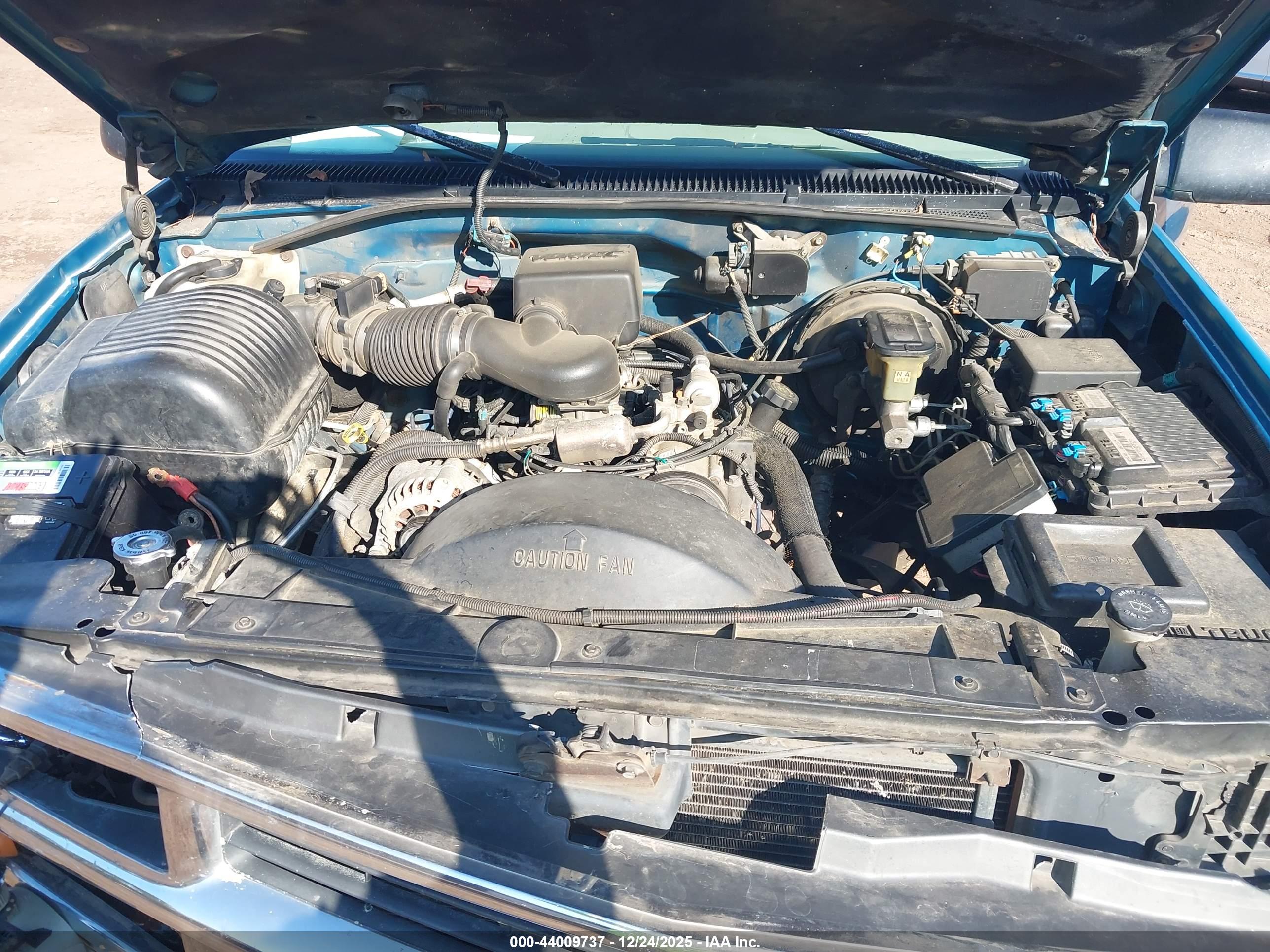 CHEVROLET C1500 image 10