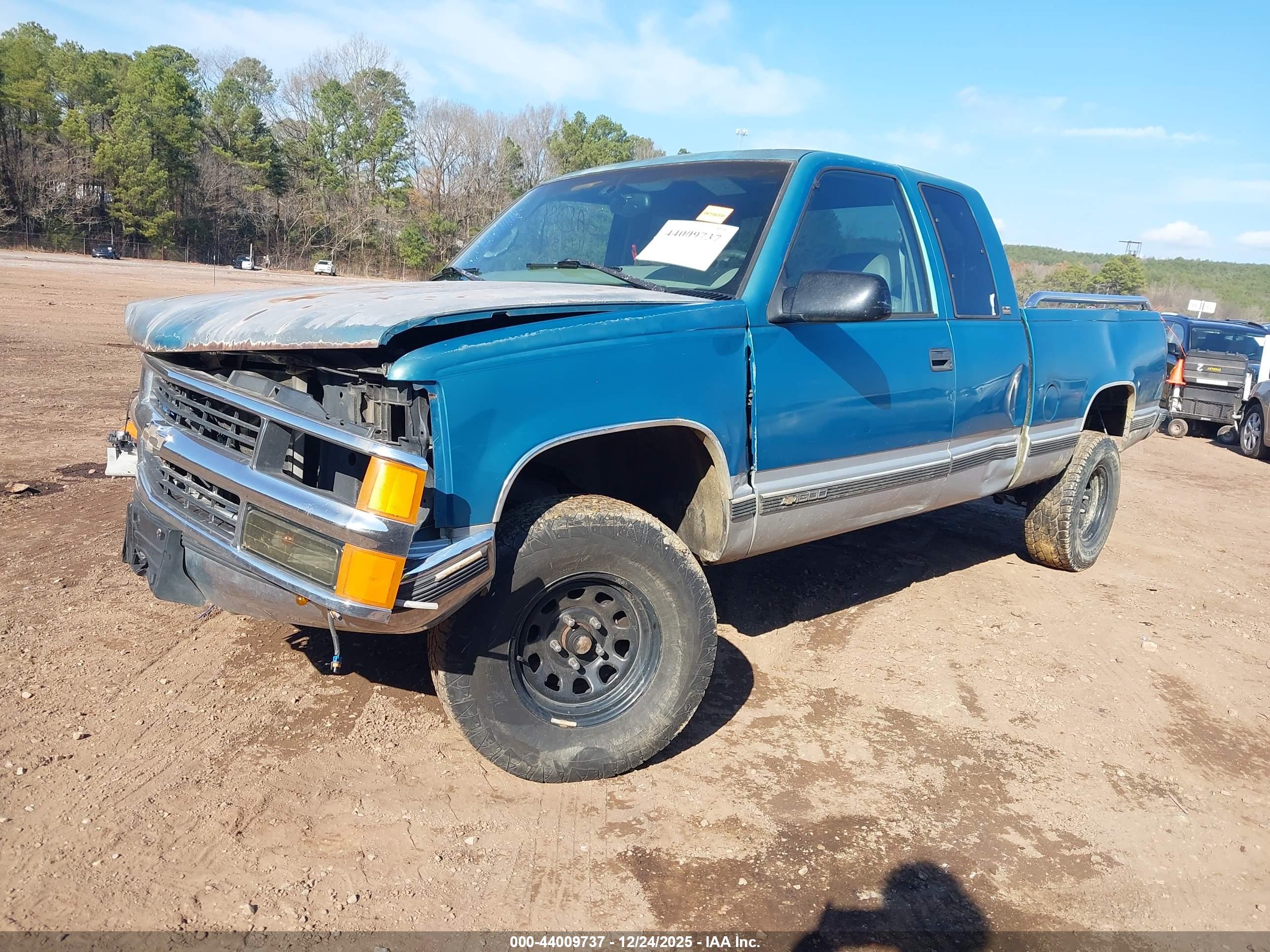 CHEVROLET C1500 image 2