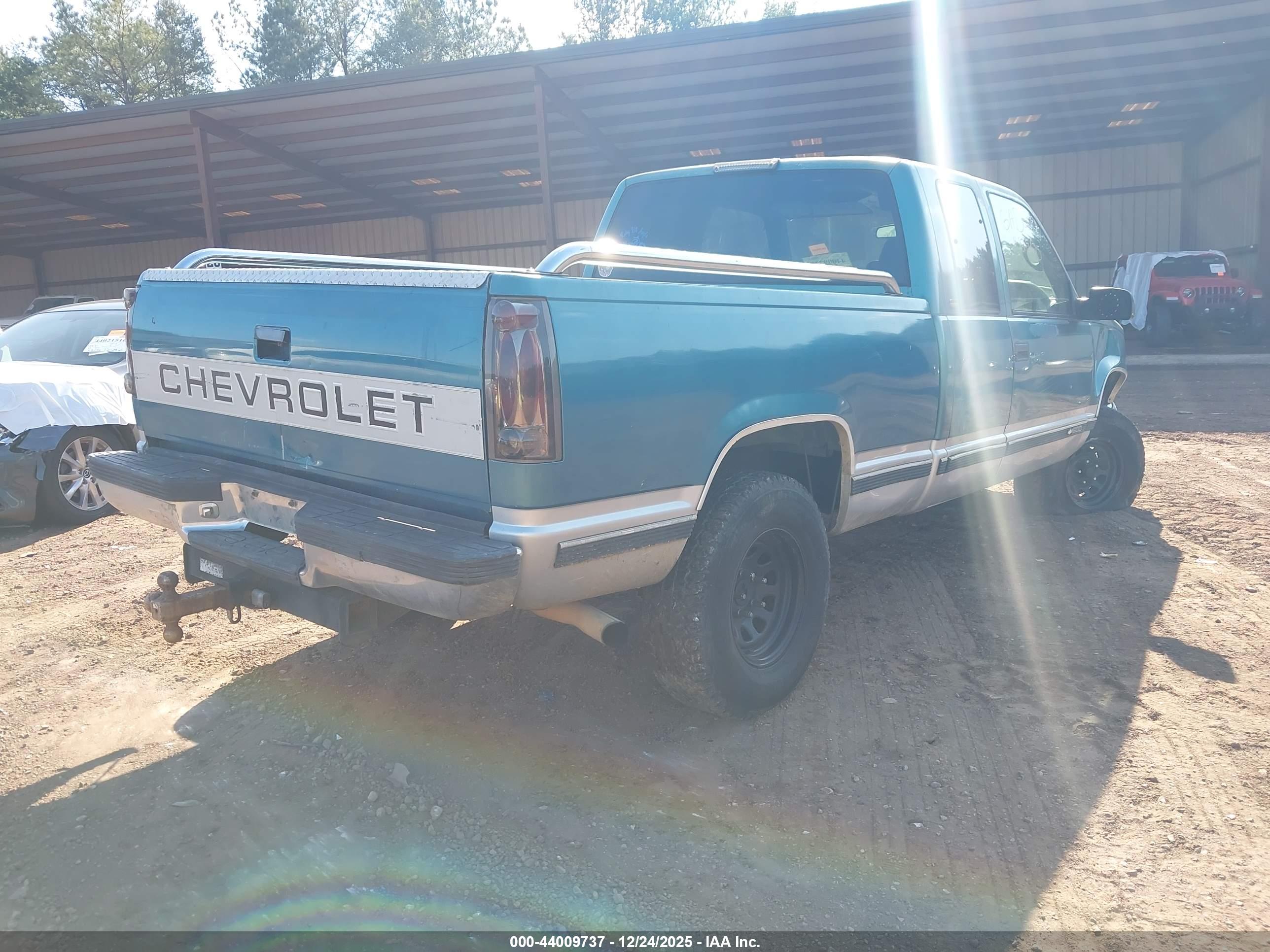 CHEVROLET C1500 image 4