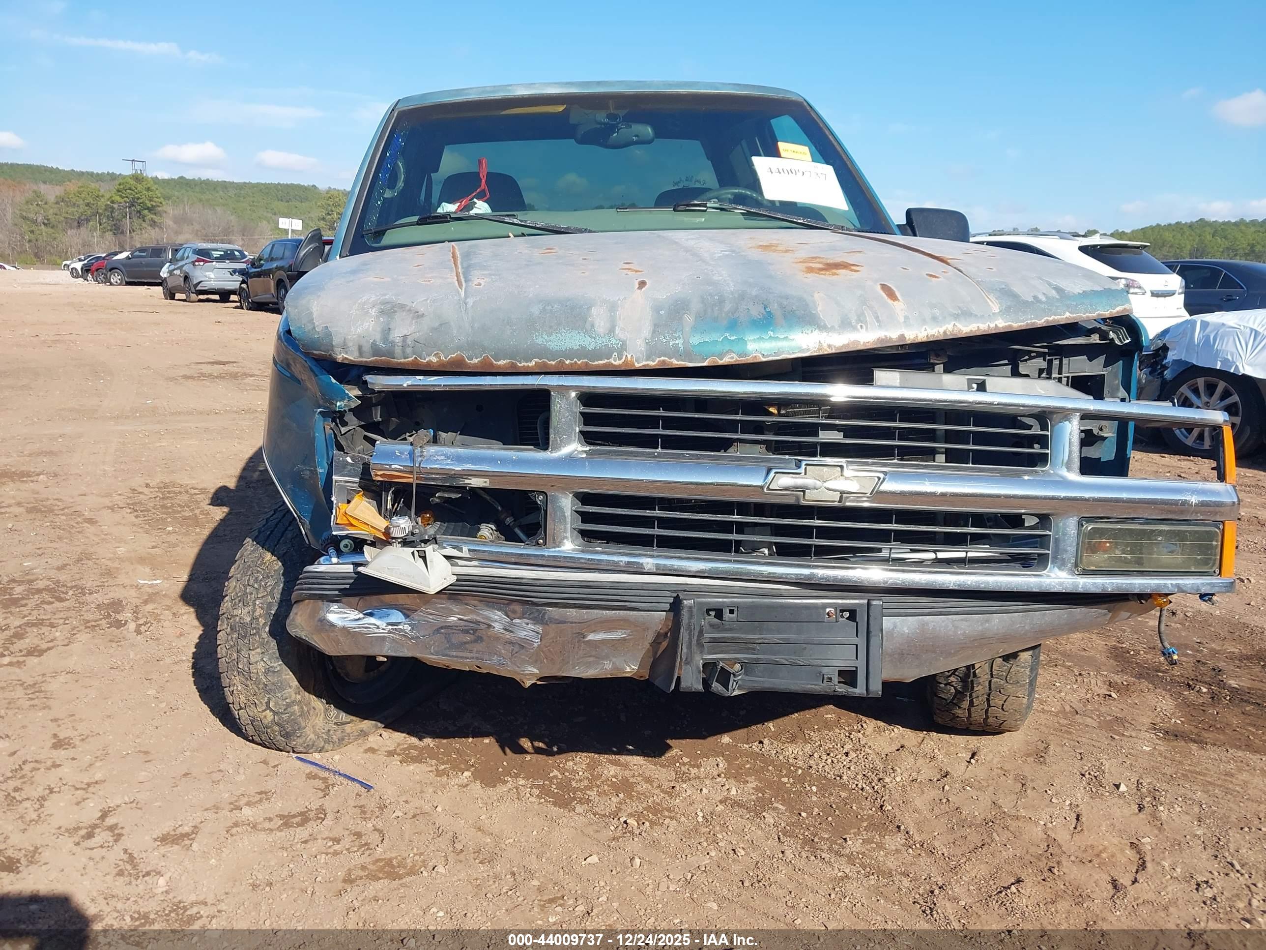 CHEVROLET C1500 image 6