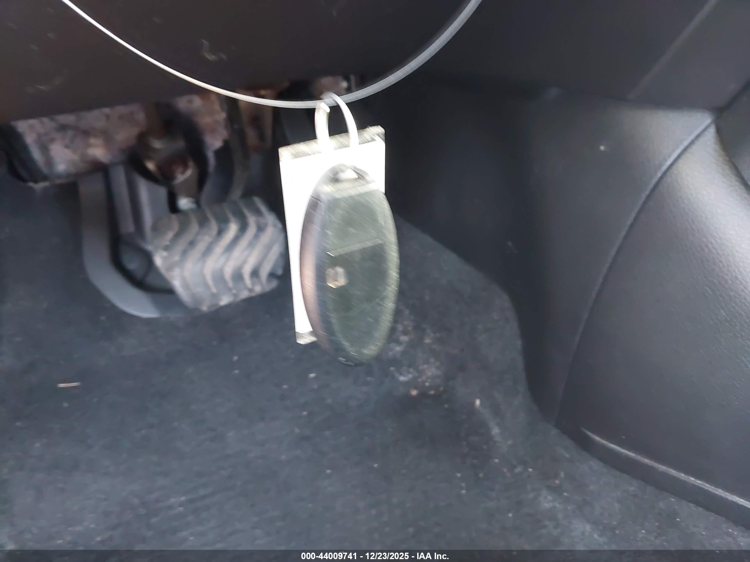 NISSAN ROGUE image 11