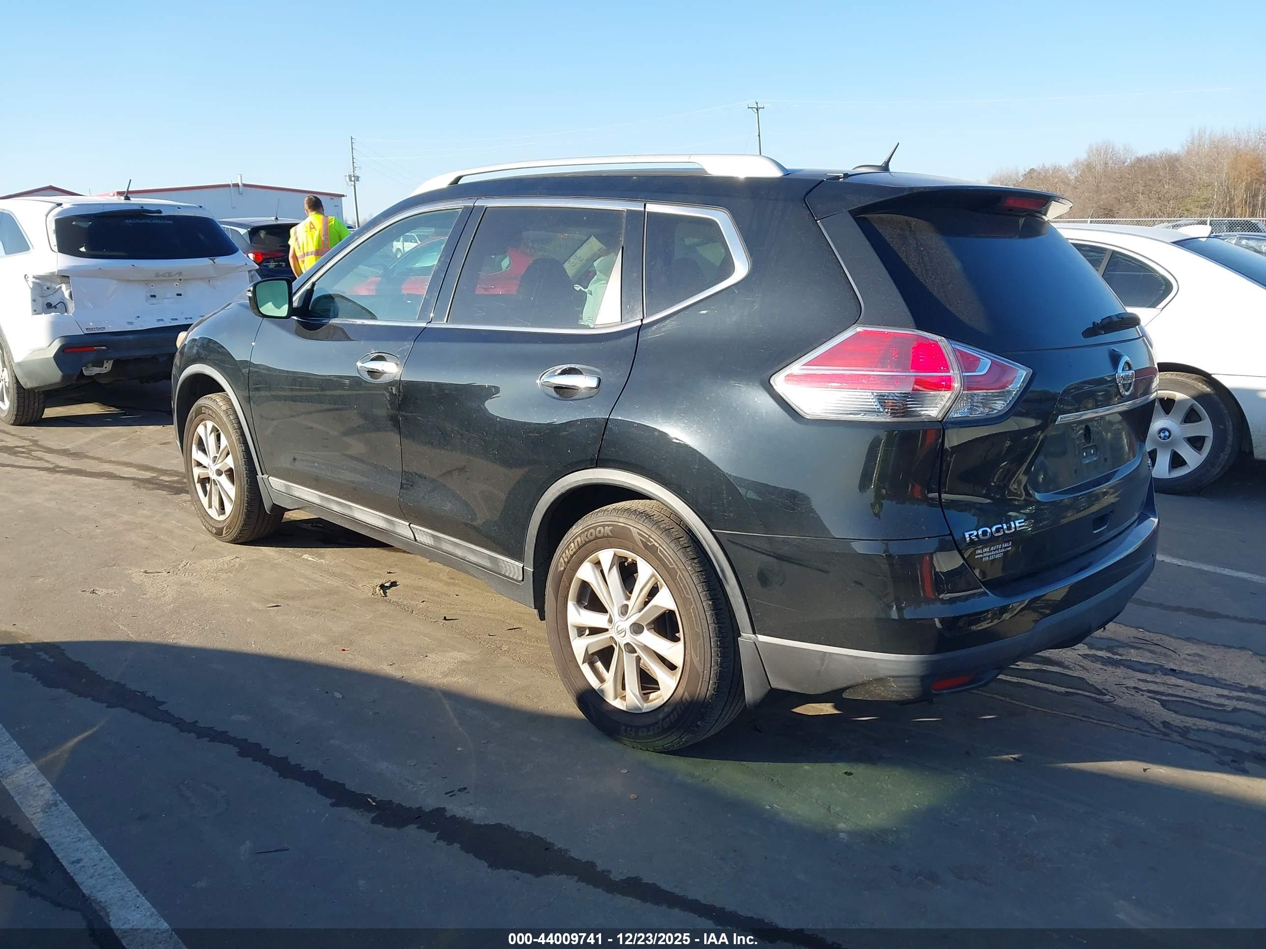 NISSAN ROGUE image 3