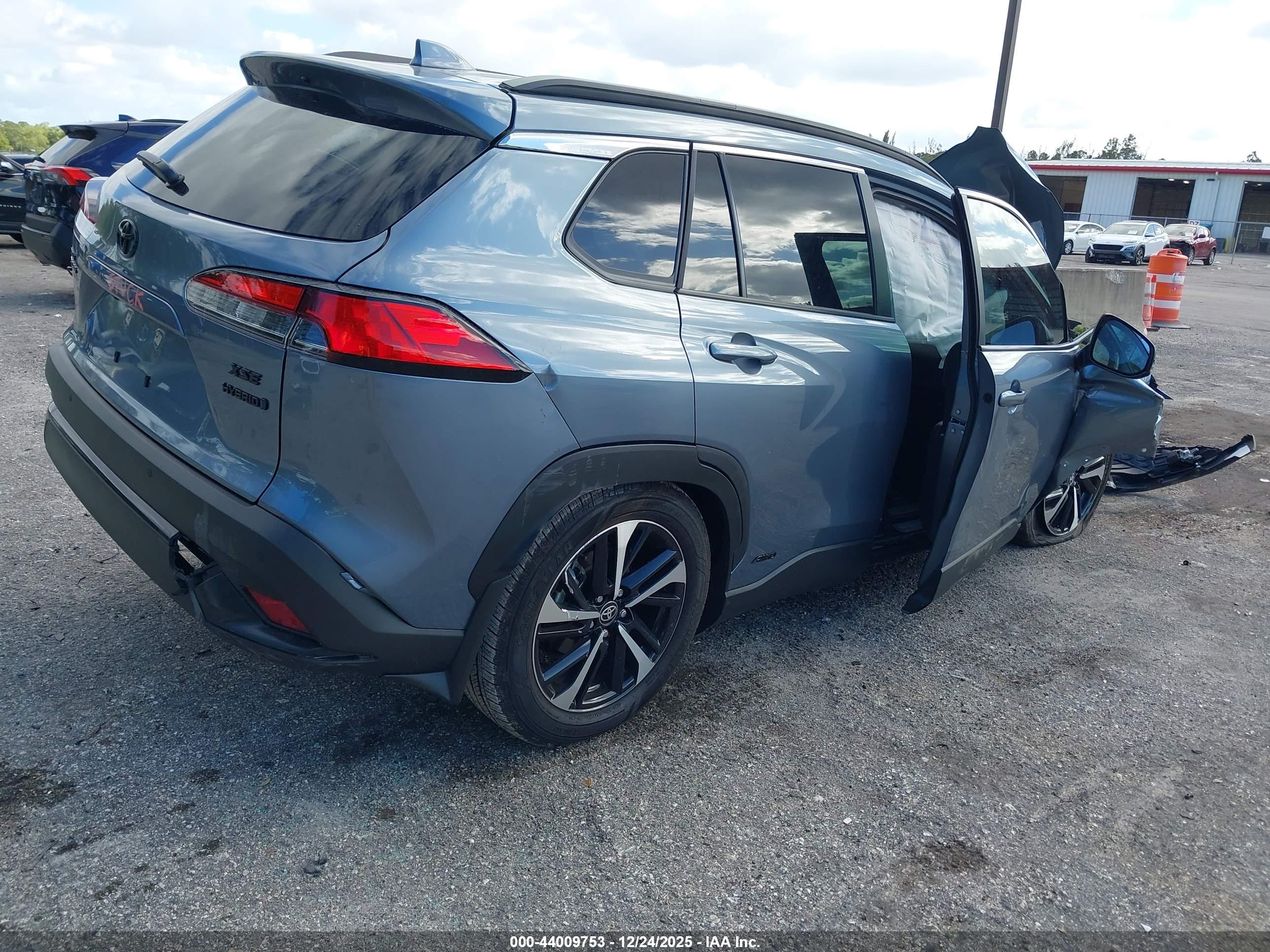 TOYOTA COROLLA image 4