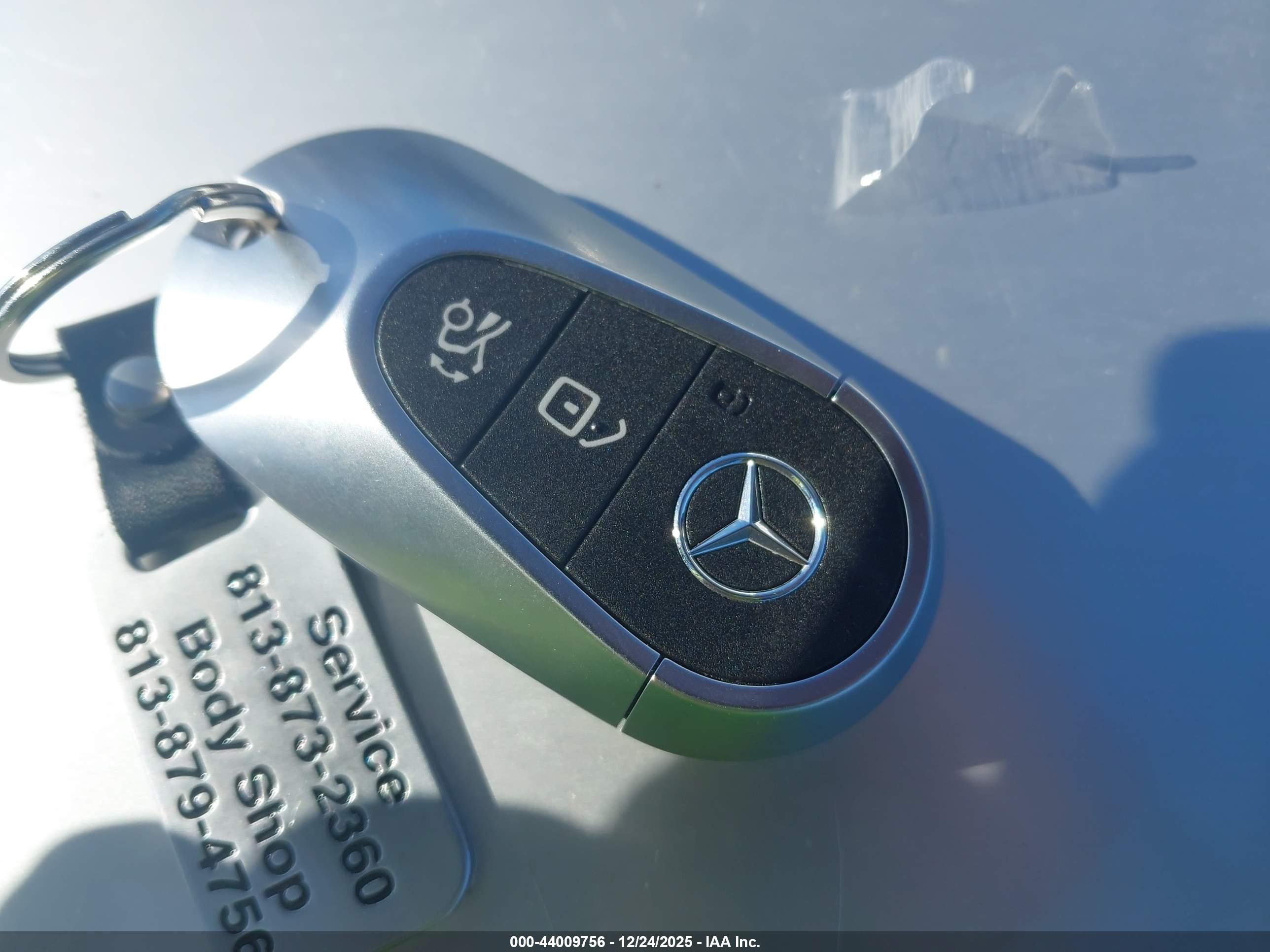 MERCEDES-BENZ C image 11
