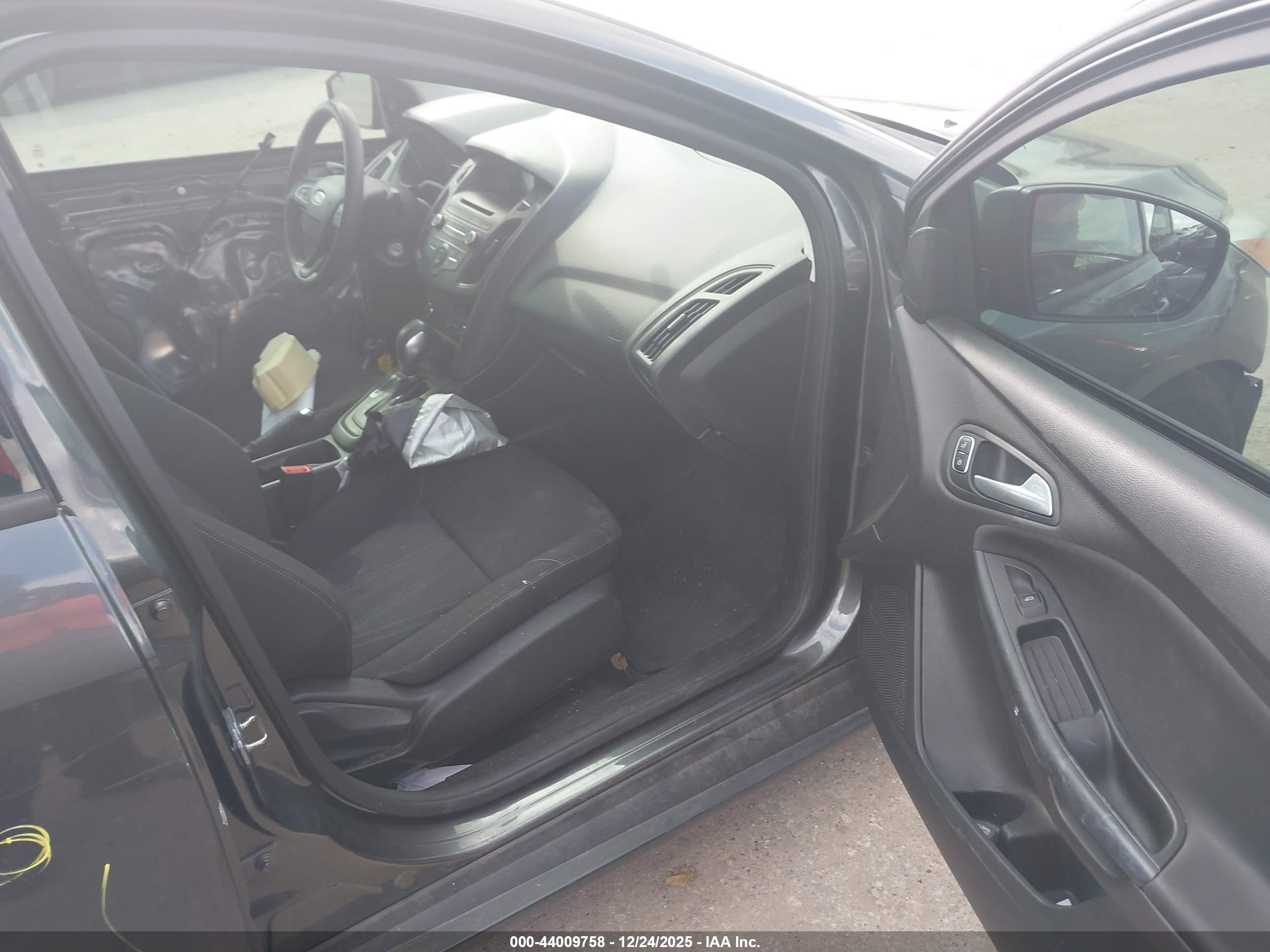 FORD FOCUS image 5