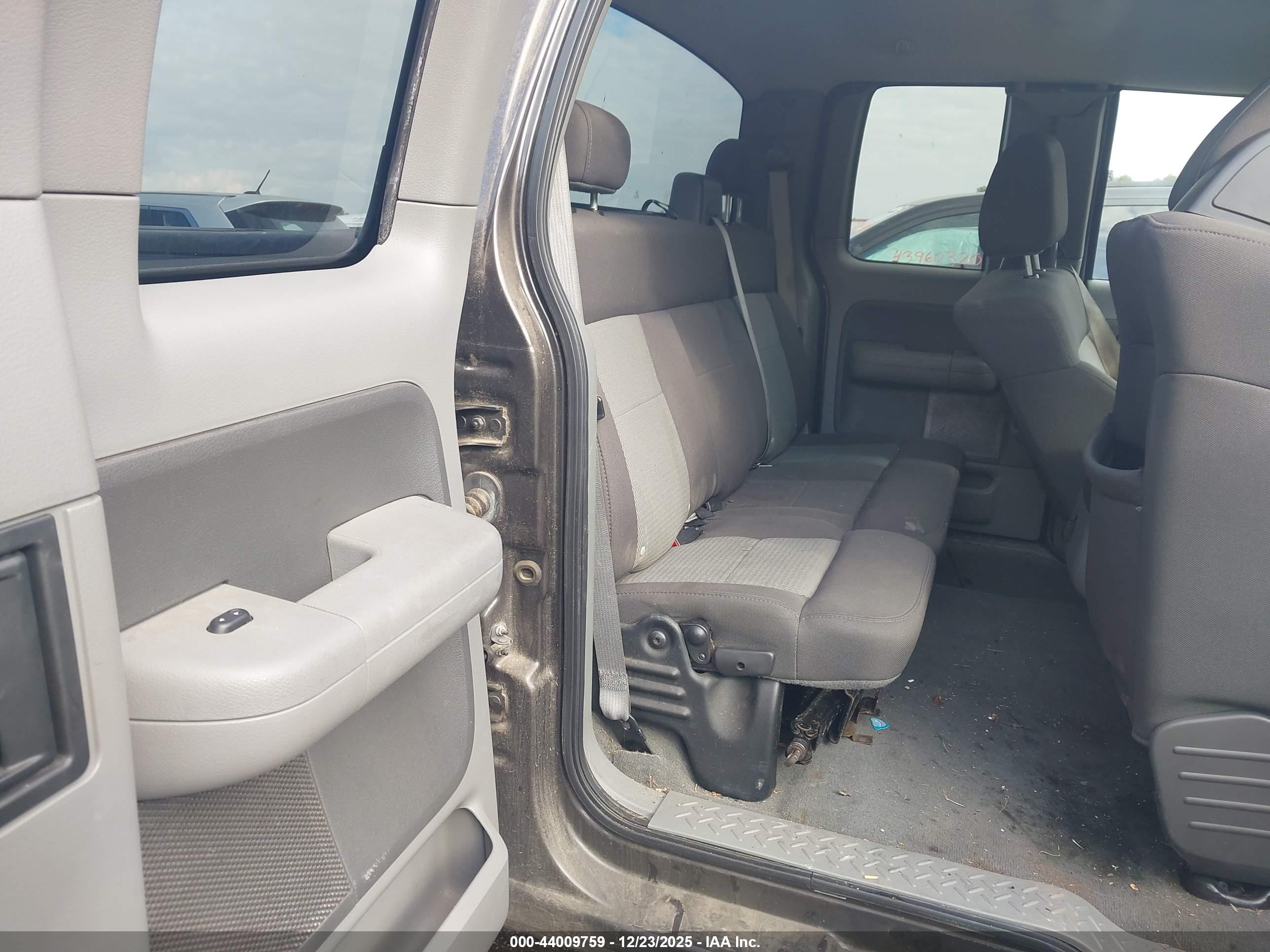 FORD F-150 image 8