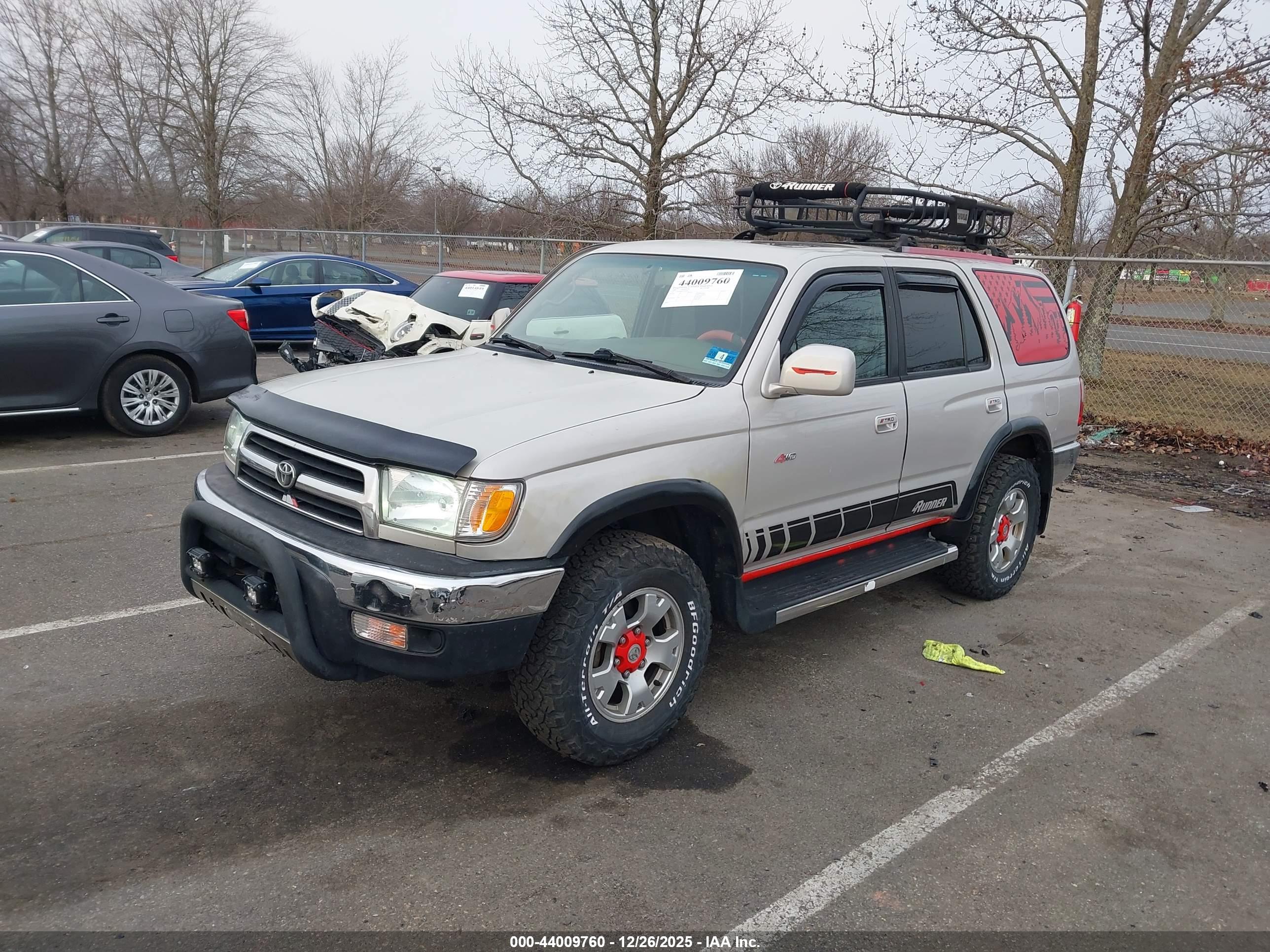 TOYOTA 4RUNNER image 2