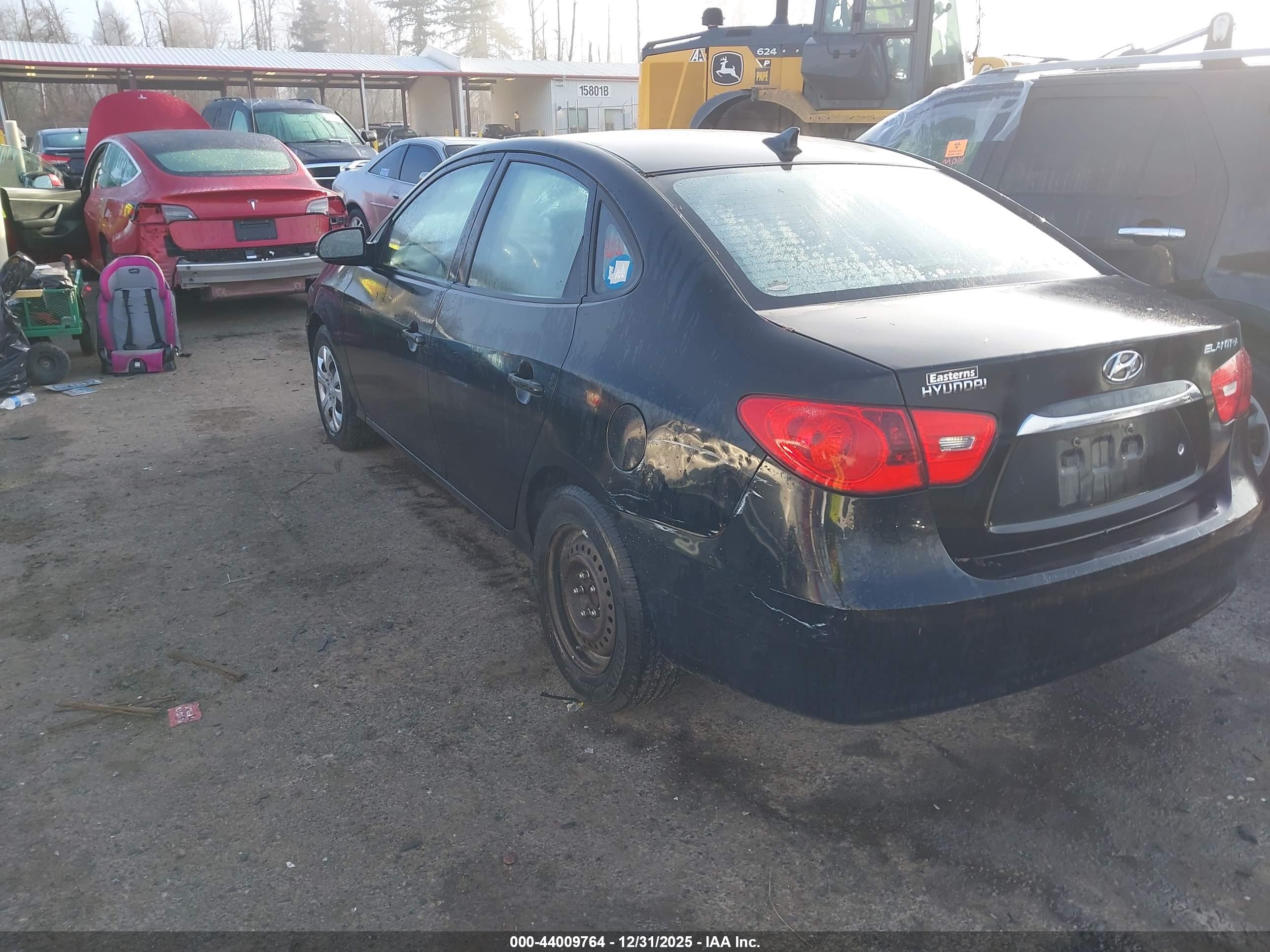 HYUNDAI ELANTRA image 3