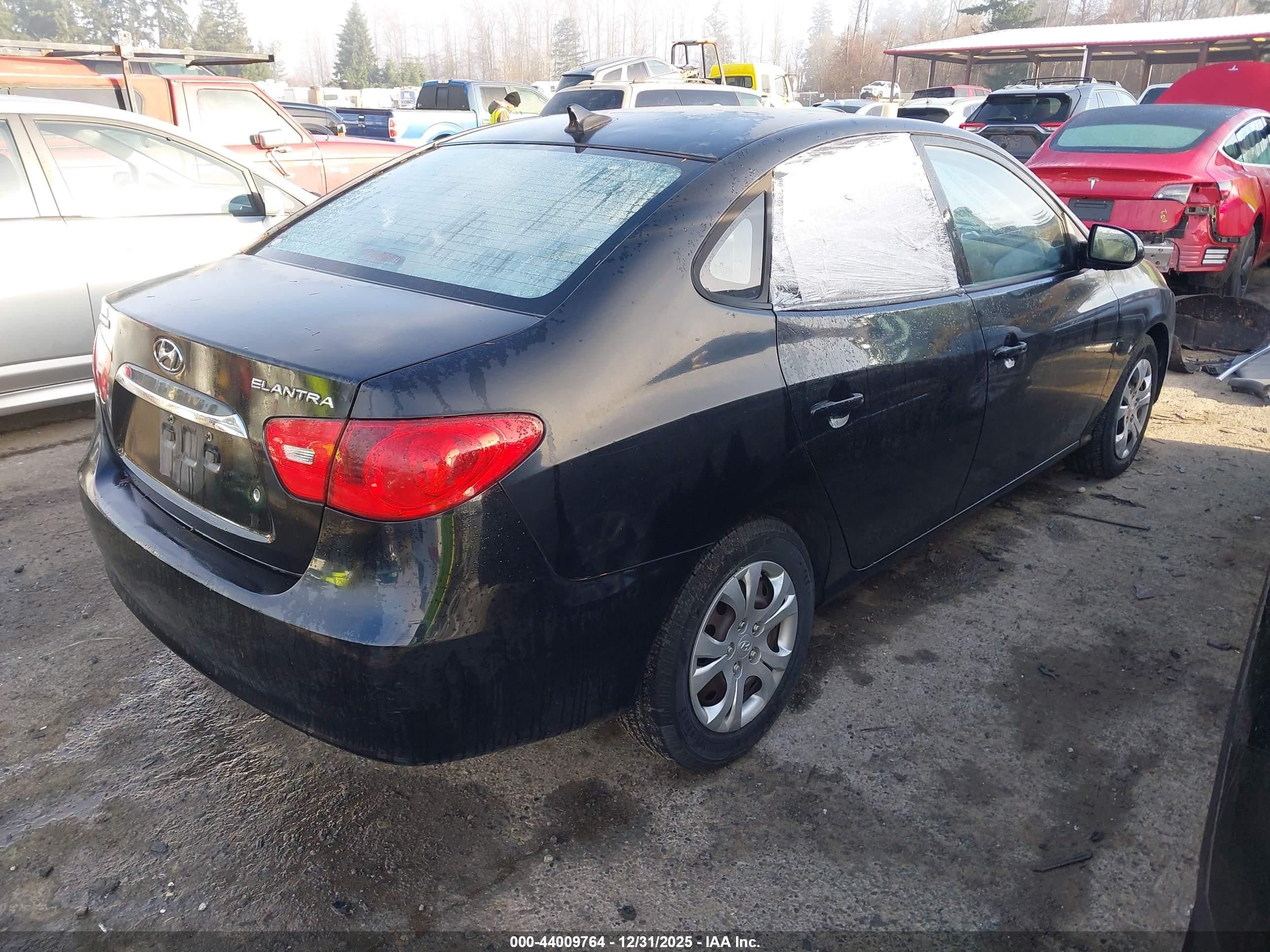 HYUNDAI ELANTRA image 4