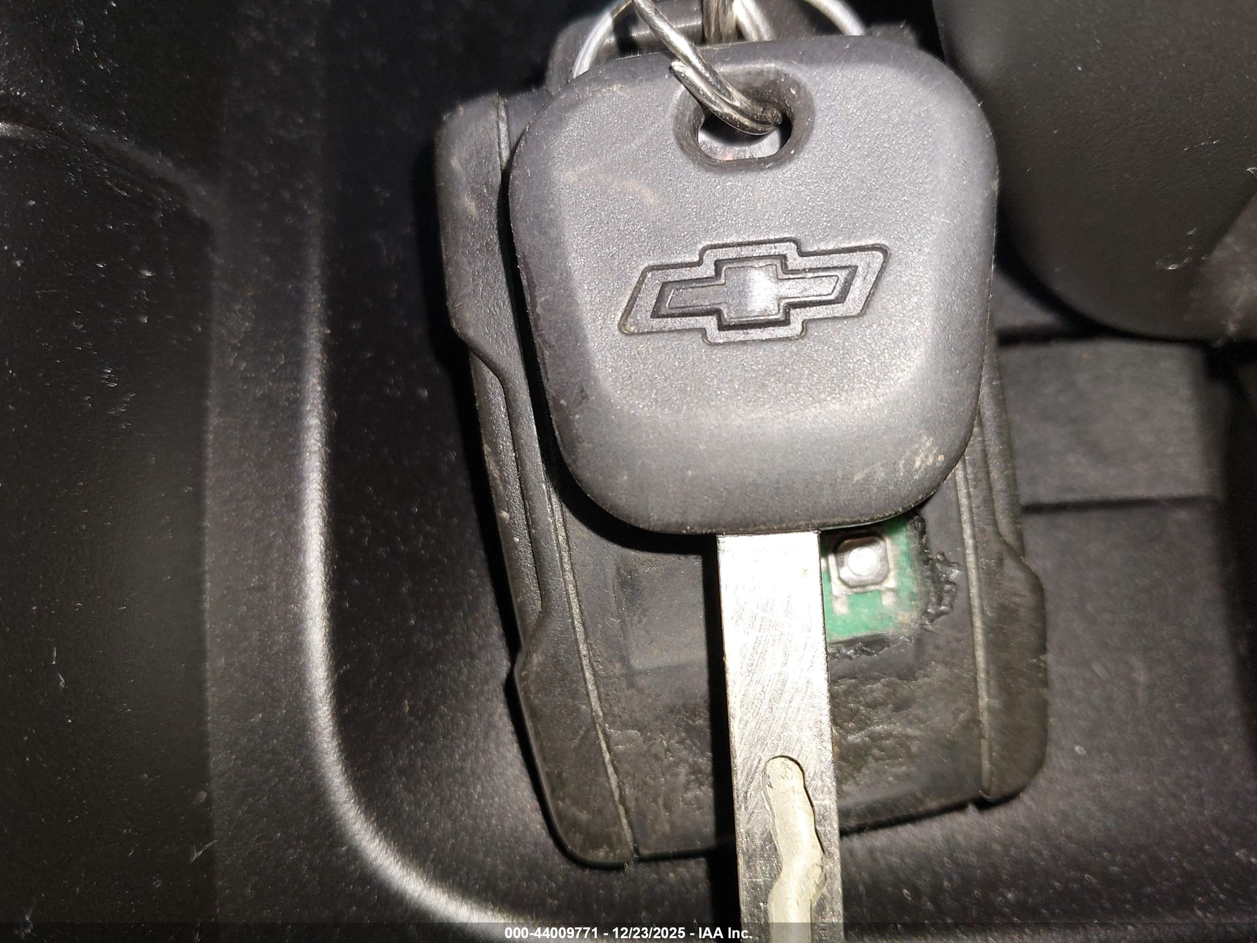 CHEVROLET SUBURBAN image 11