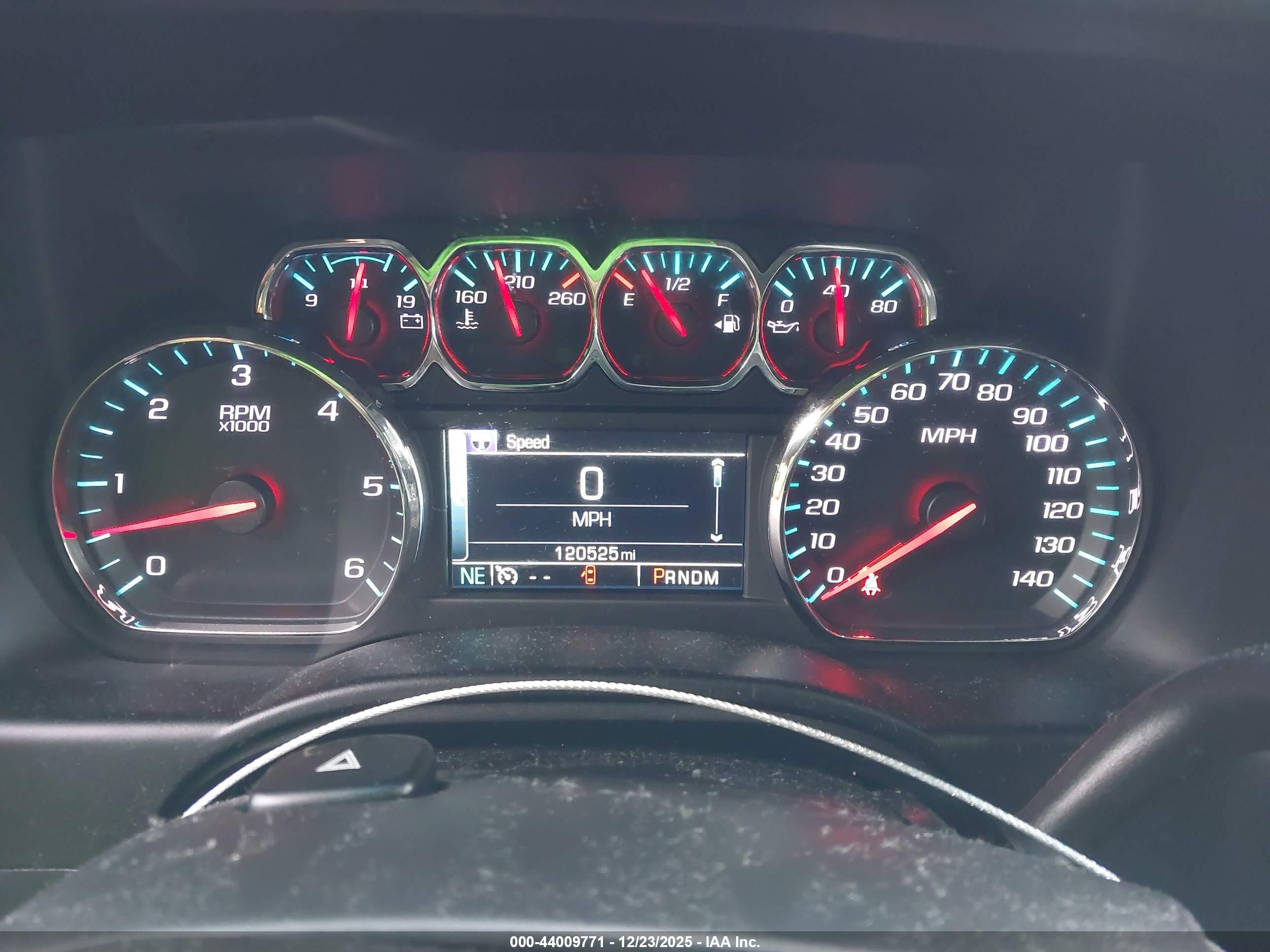 CHEVROLET SUBURBAN image 7