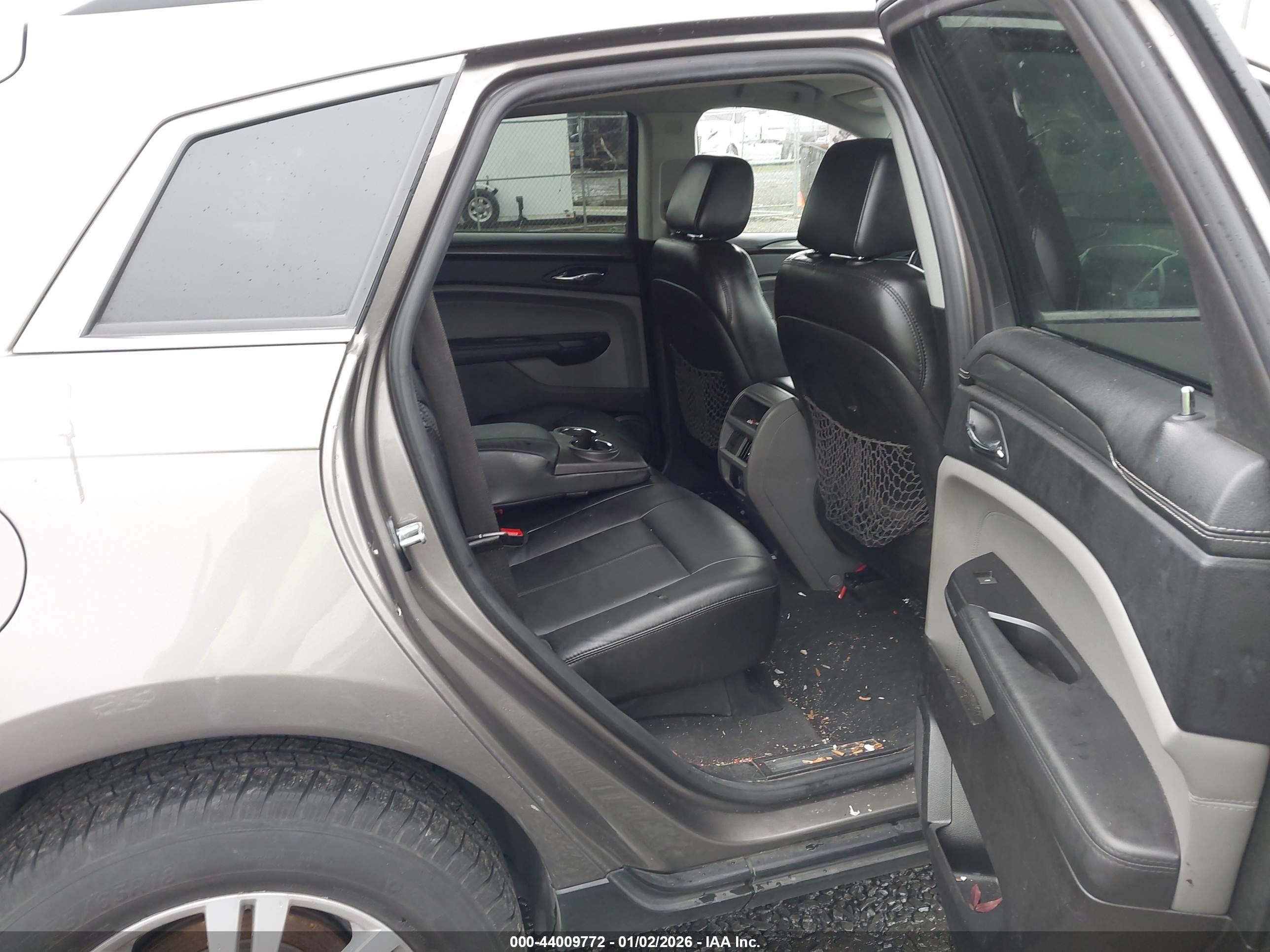 CADILLAC SRX image 8