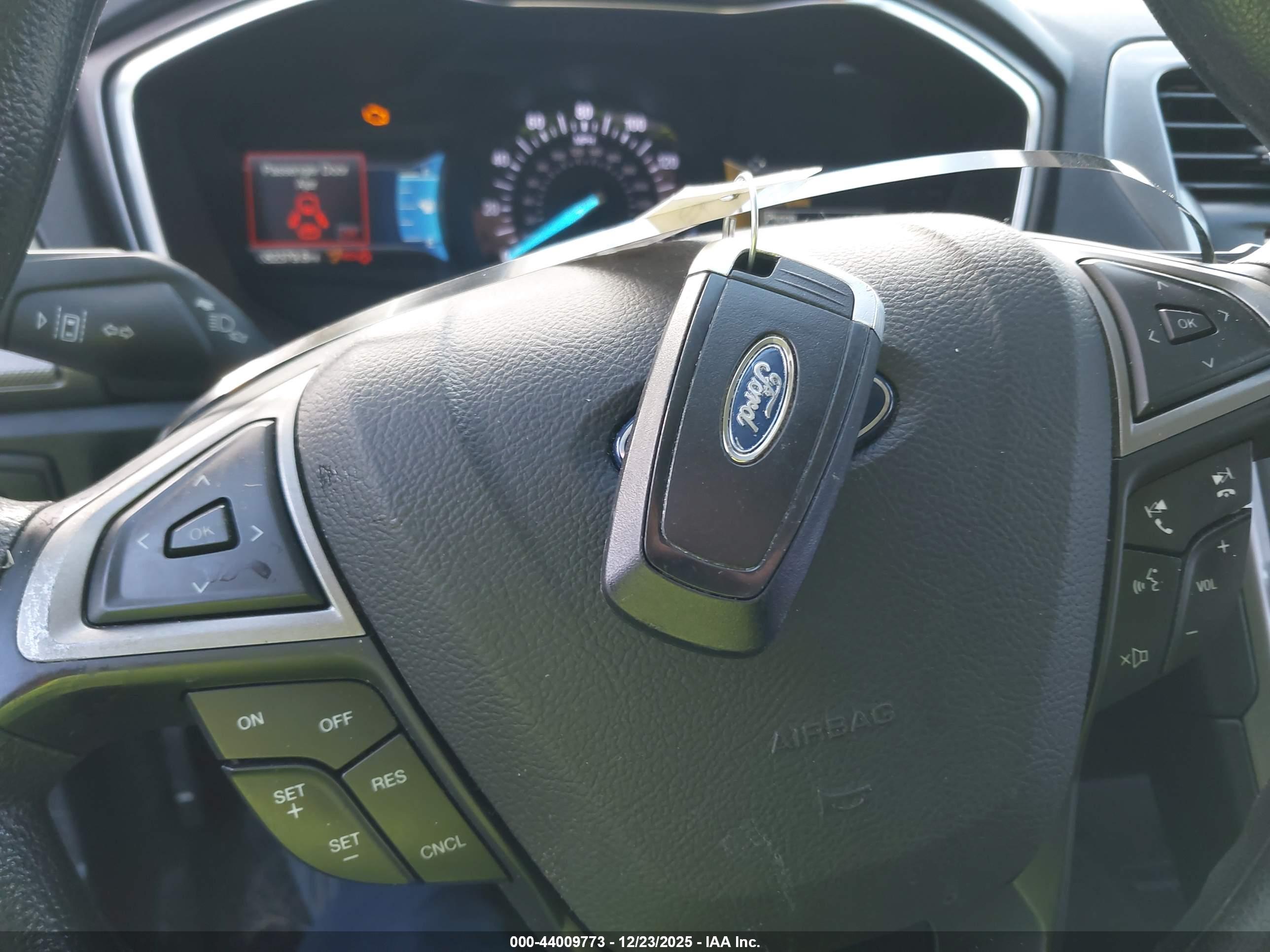 FORD FUSION image 11
