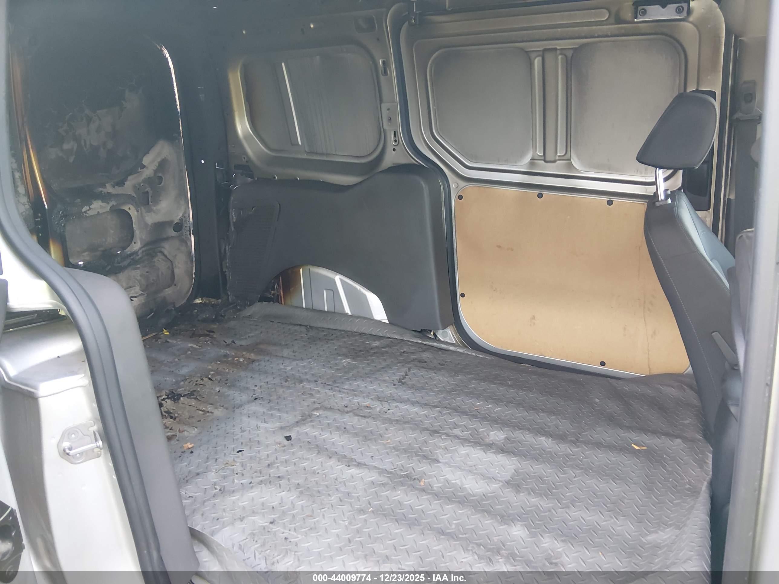 FORD TRANSIT image 8
