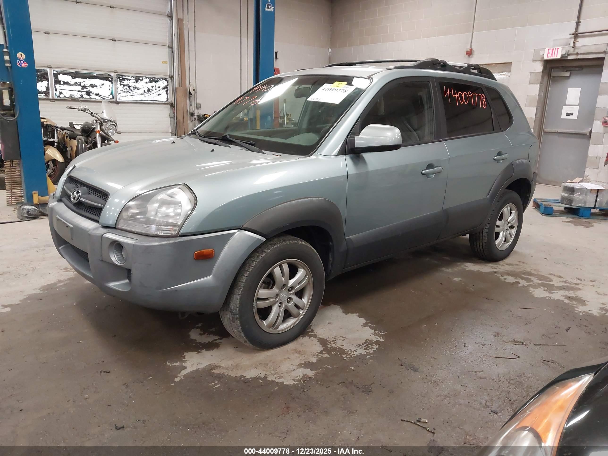 HYUNDAI TUCSON image 2