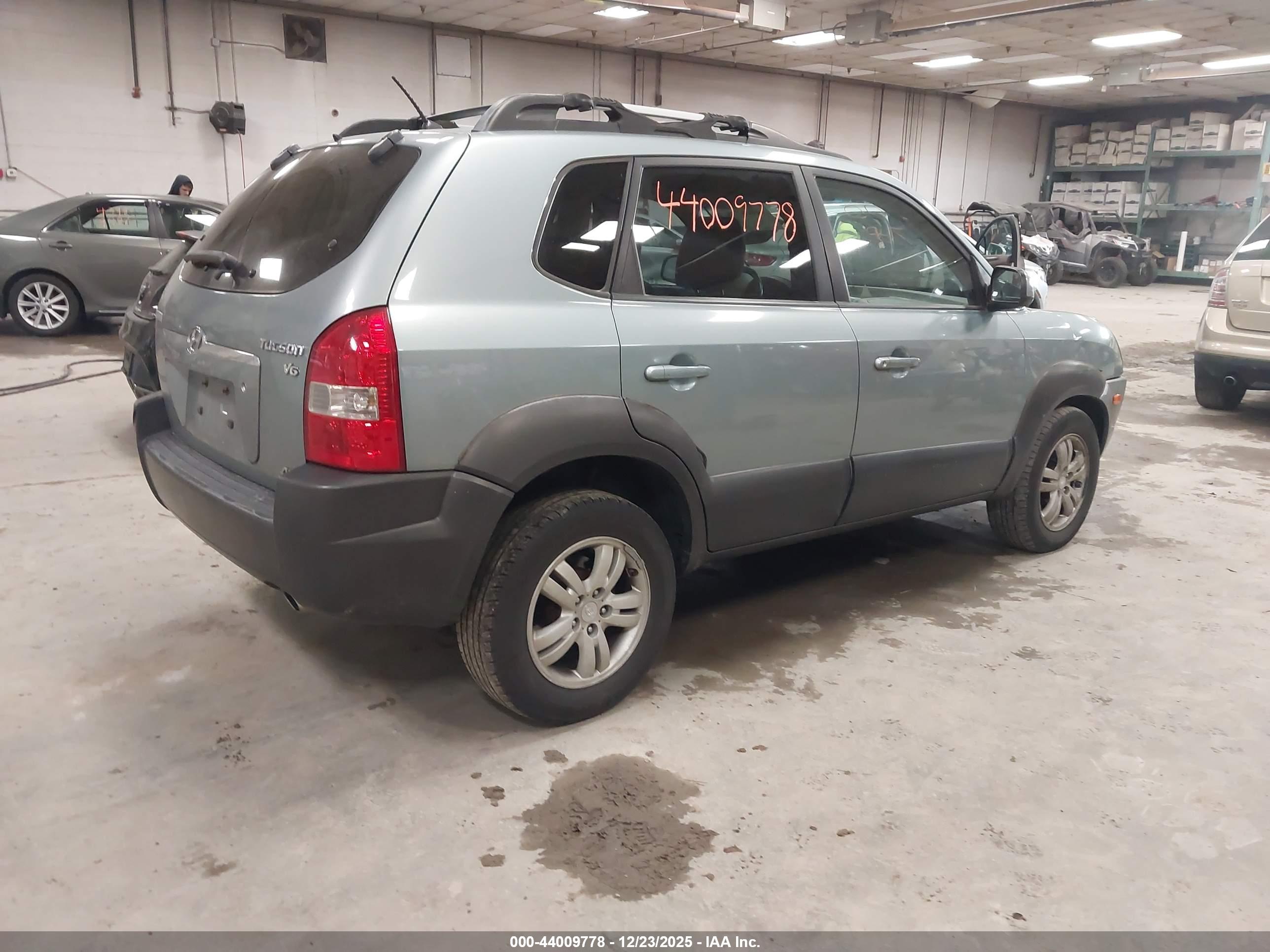 HYUNDAI TUCSON image 4