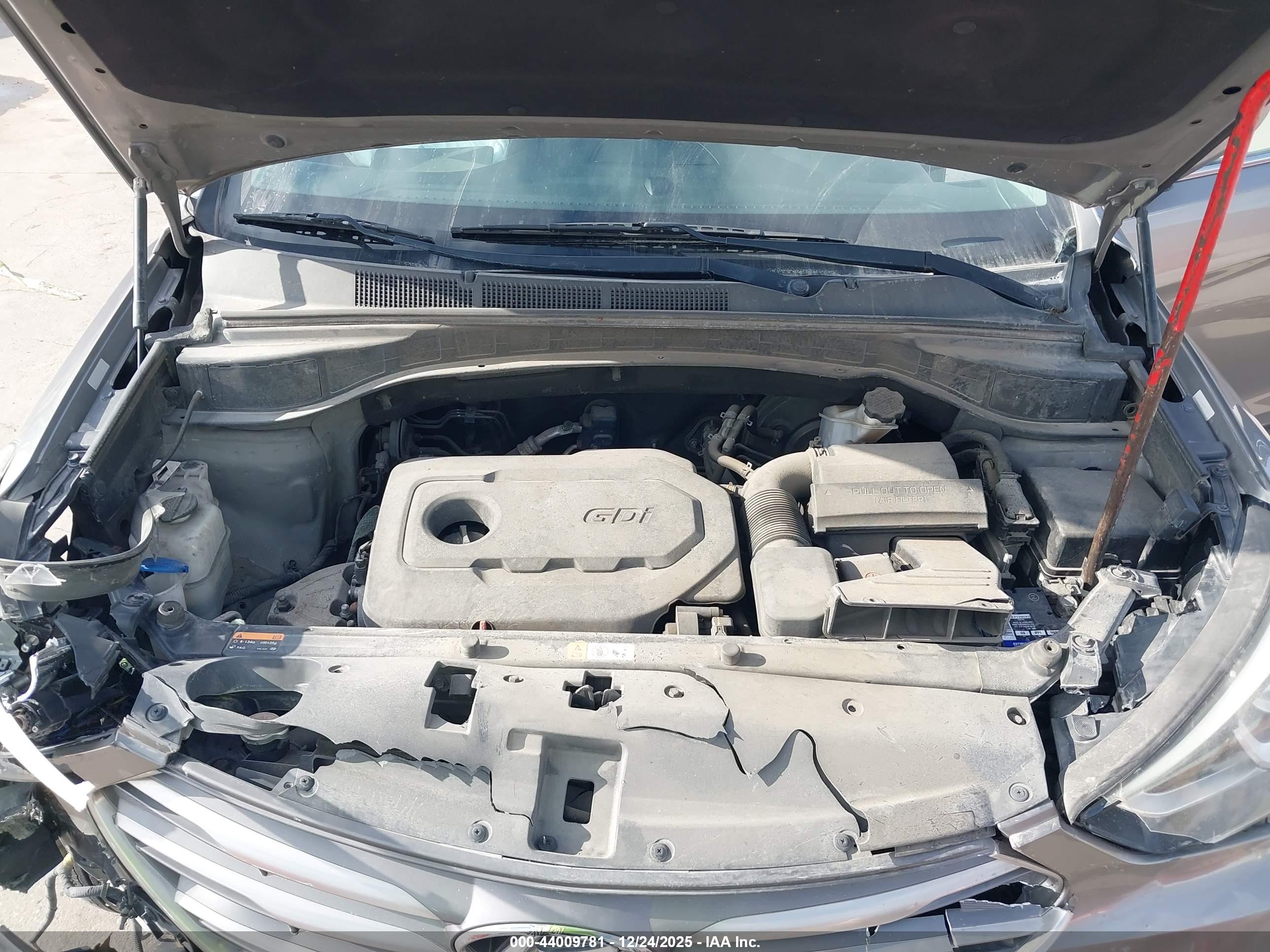 HYUNDAI SANTA image 10