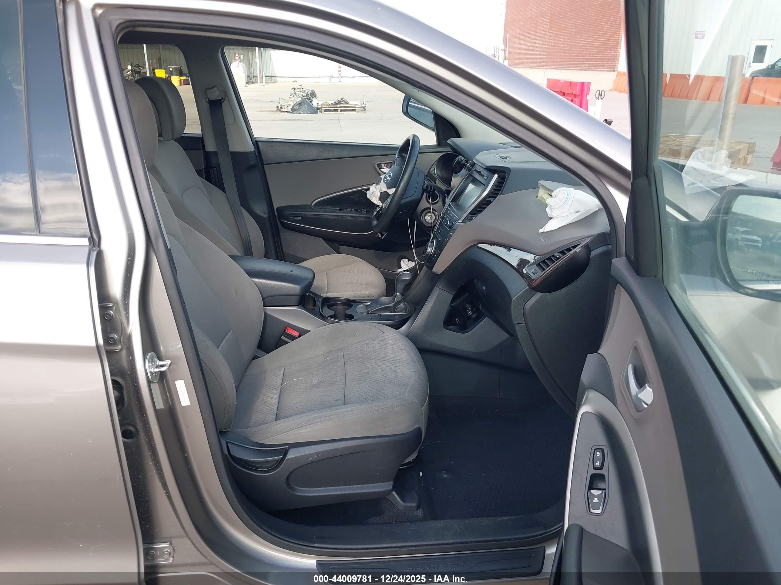 HYUNDAI SANTA image 5