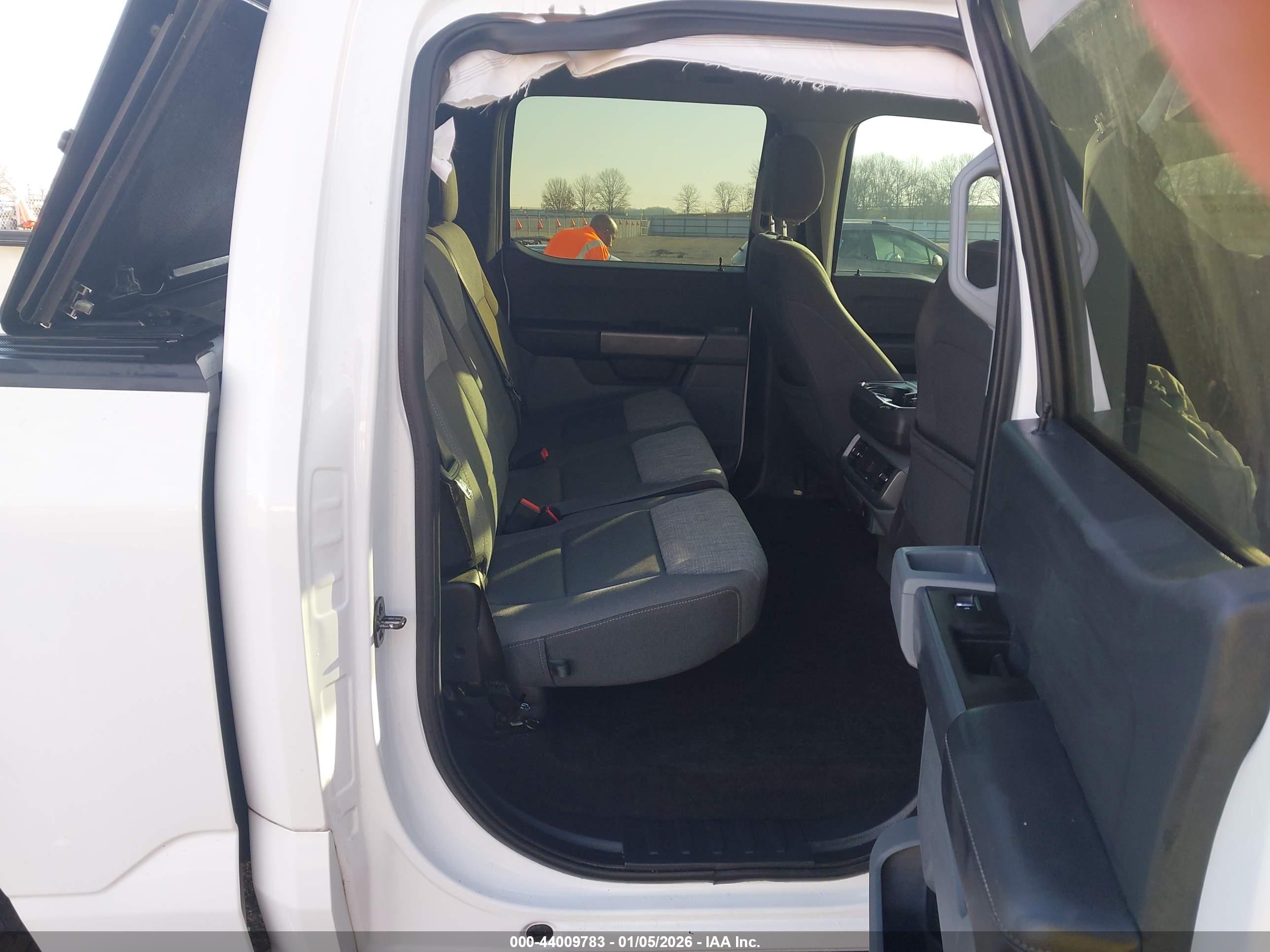FORD F-150 image 8