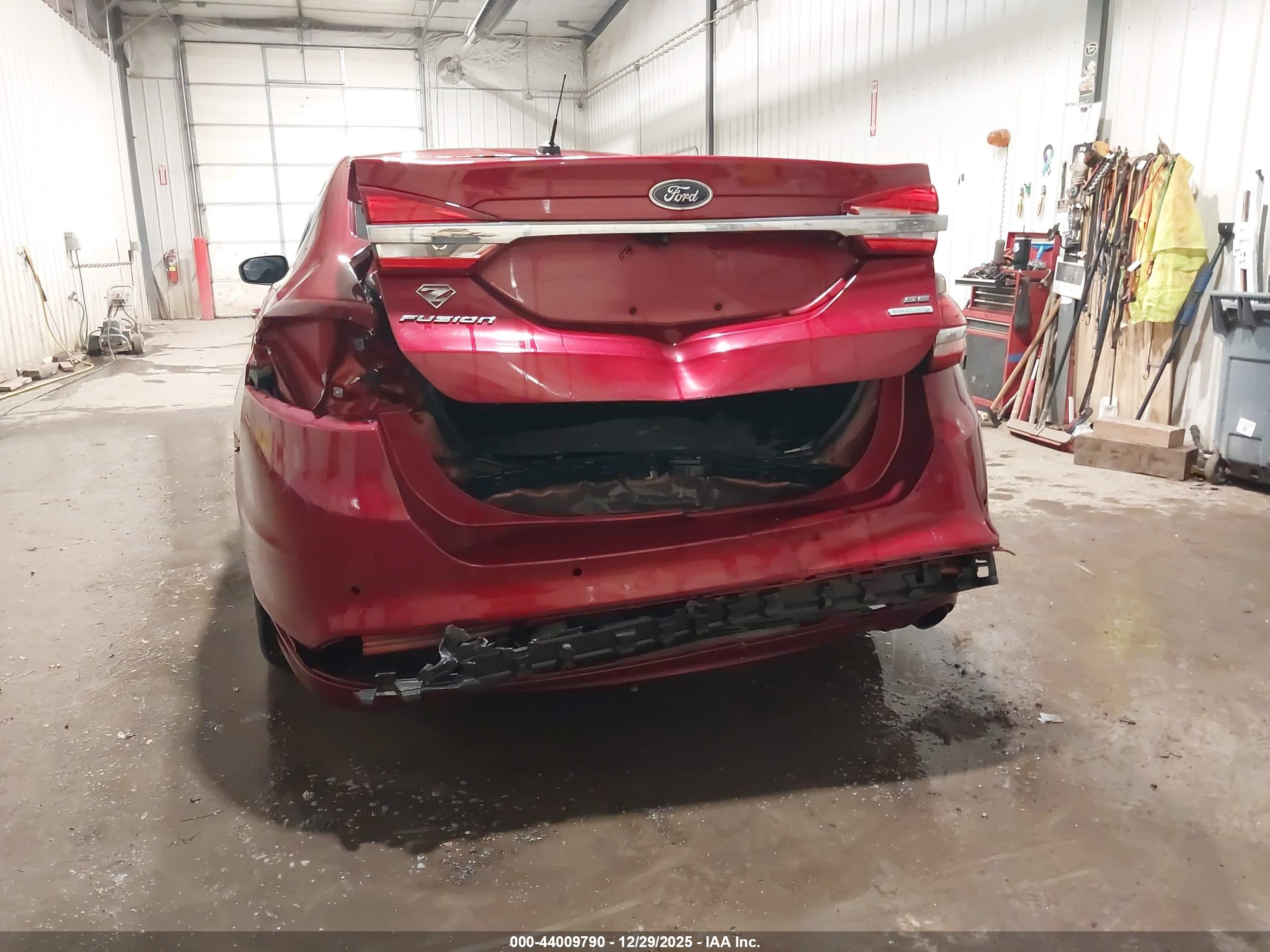 FORD FUSION image 6