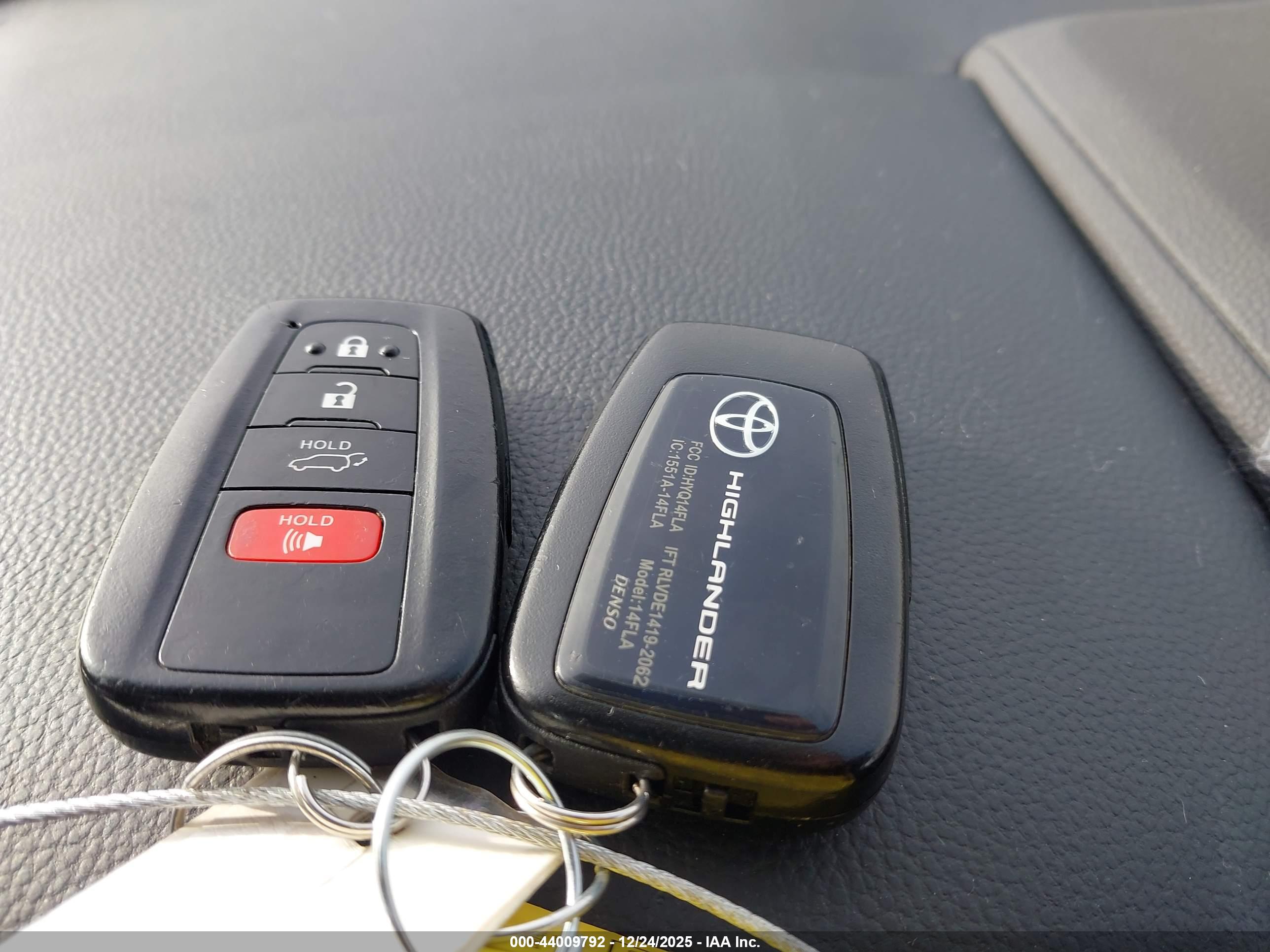 TOYOTA HIGHLANDER image 11