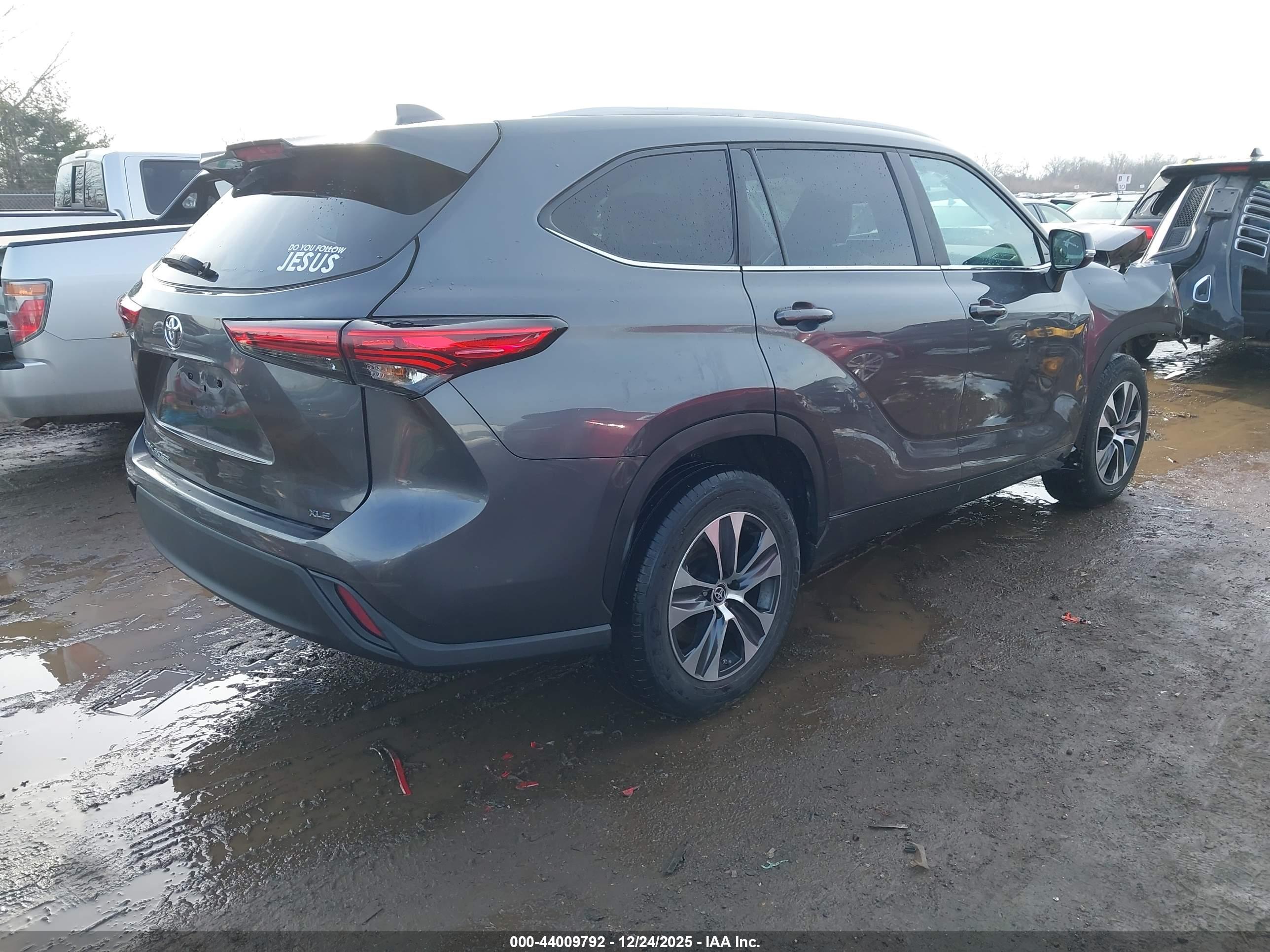 TOYOTA HIGHLANDER image 4