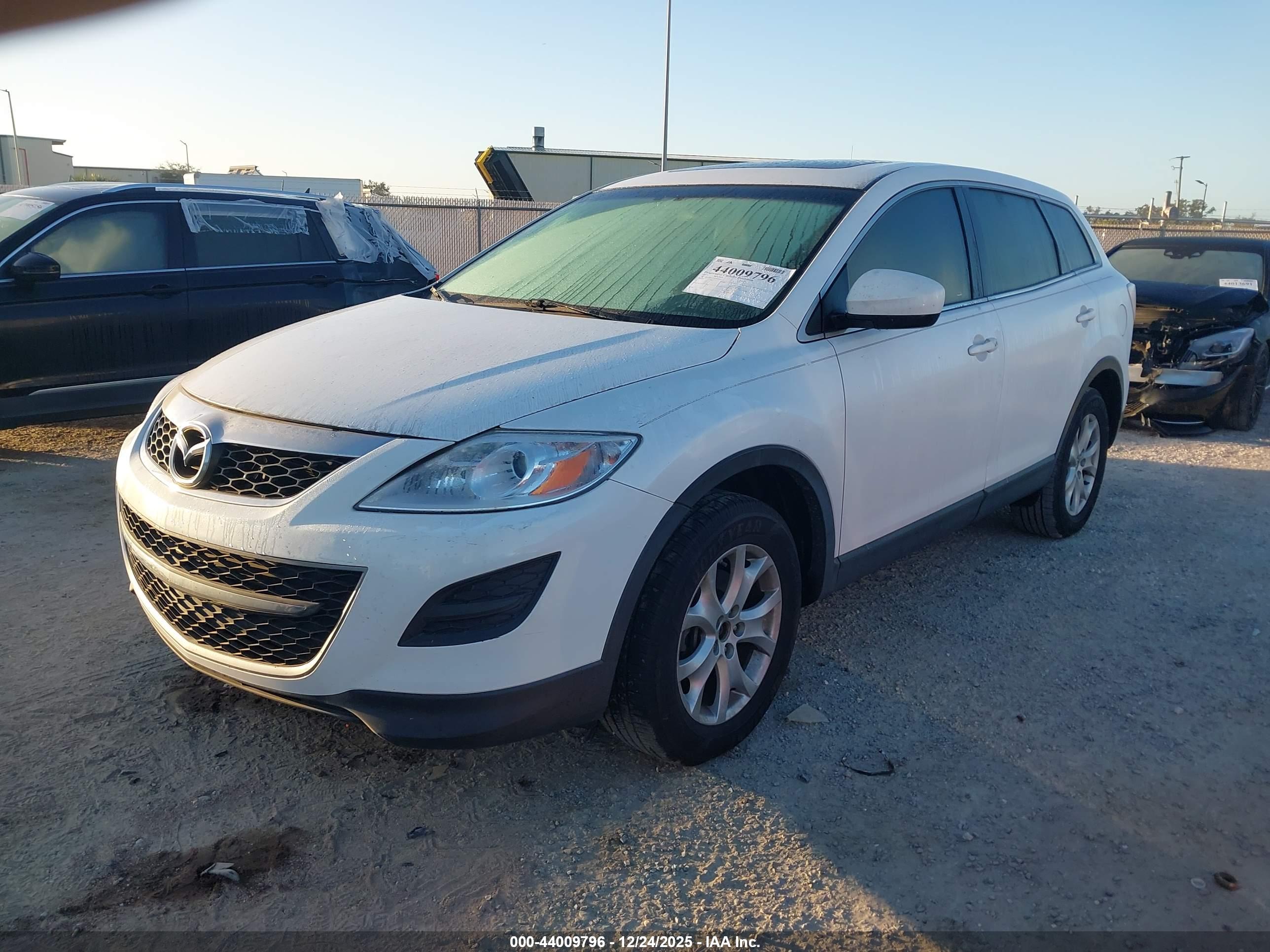MAZDA CX-9 image 2