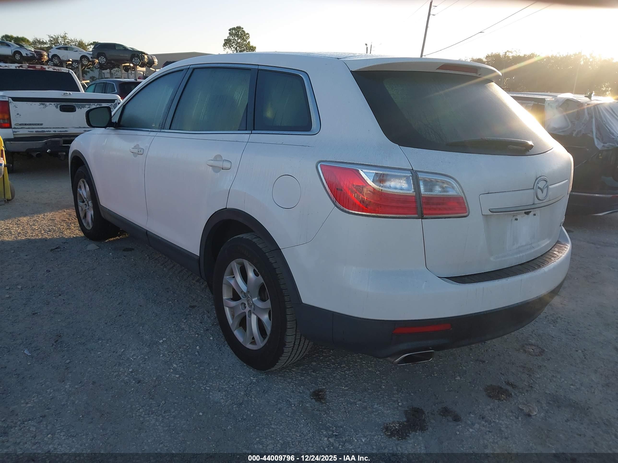 MAZDA CX-9 image 3