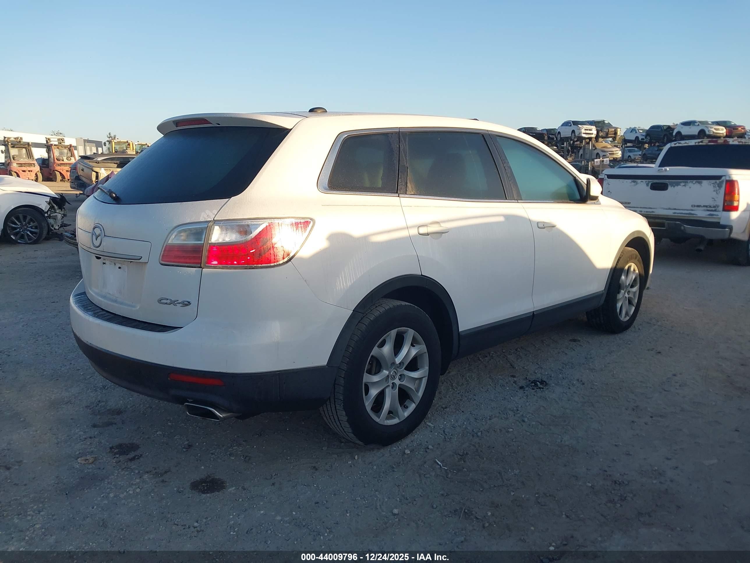 MAZDA CX-9 image 4