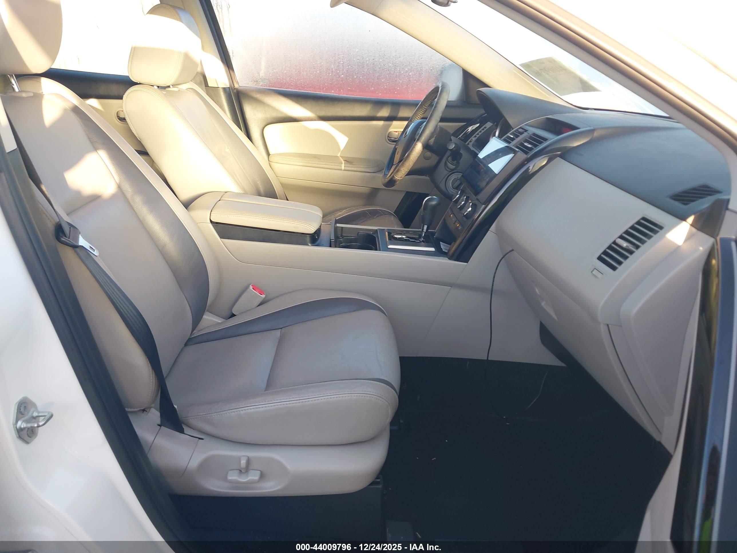 MAZDA CX-9 image 5