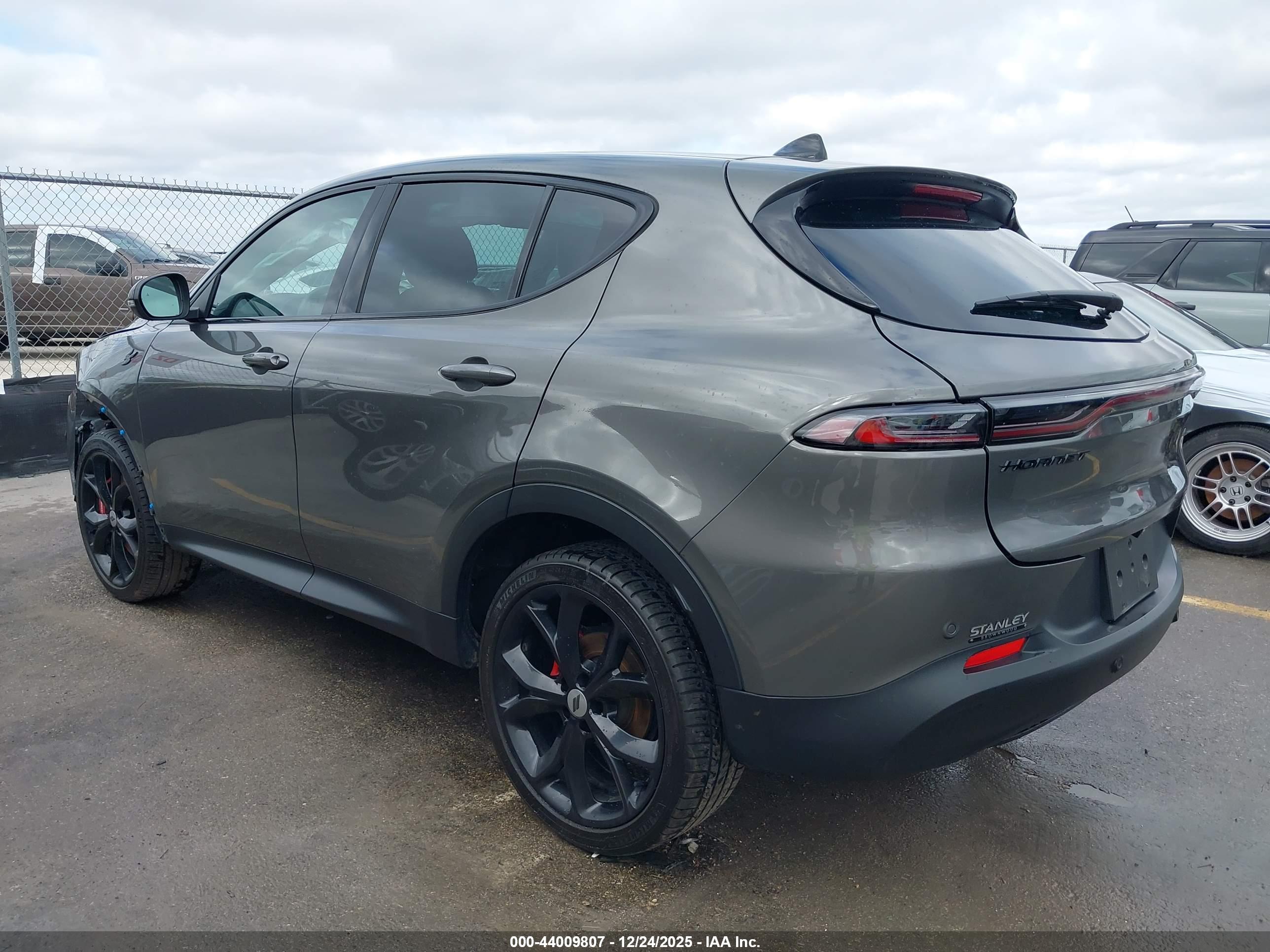 DODGE HORNET image 3