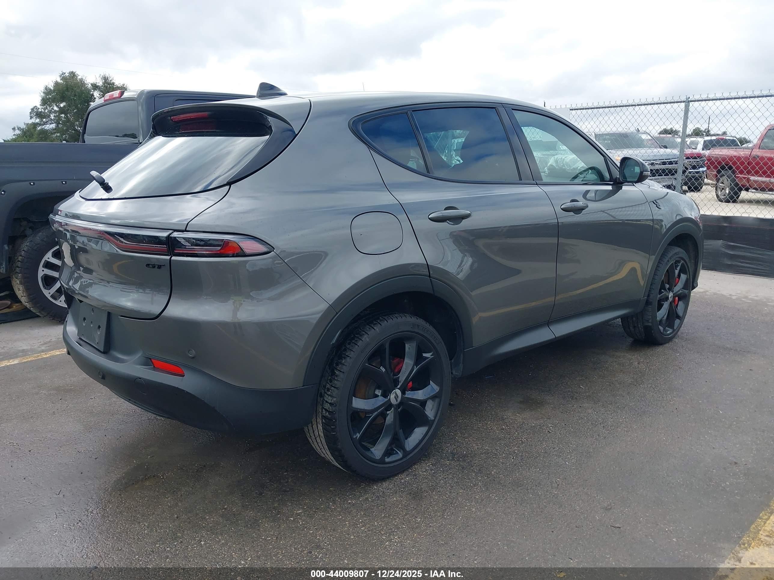 DODGE HORNET image 4