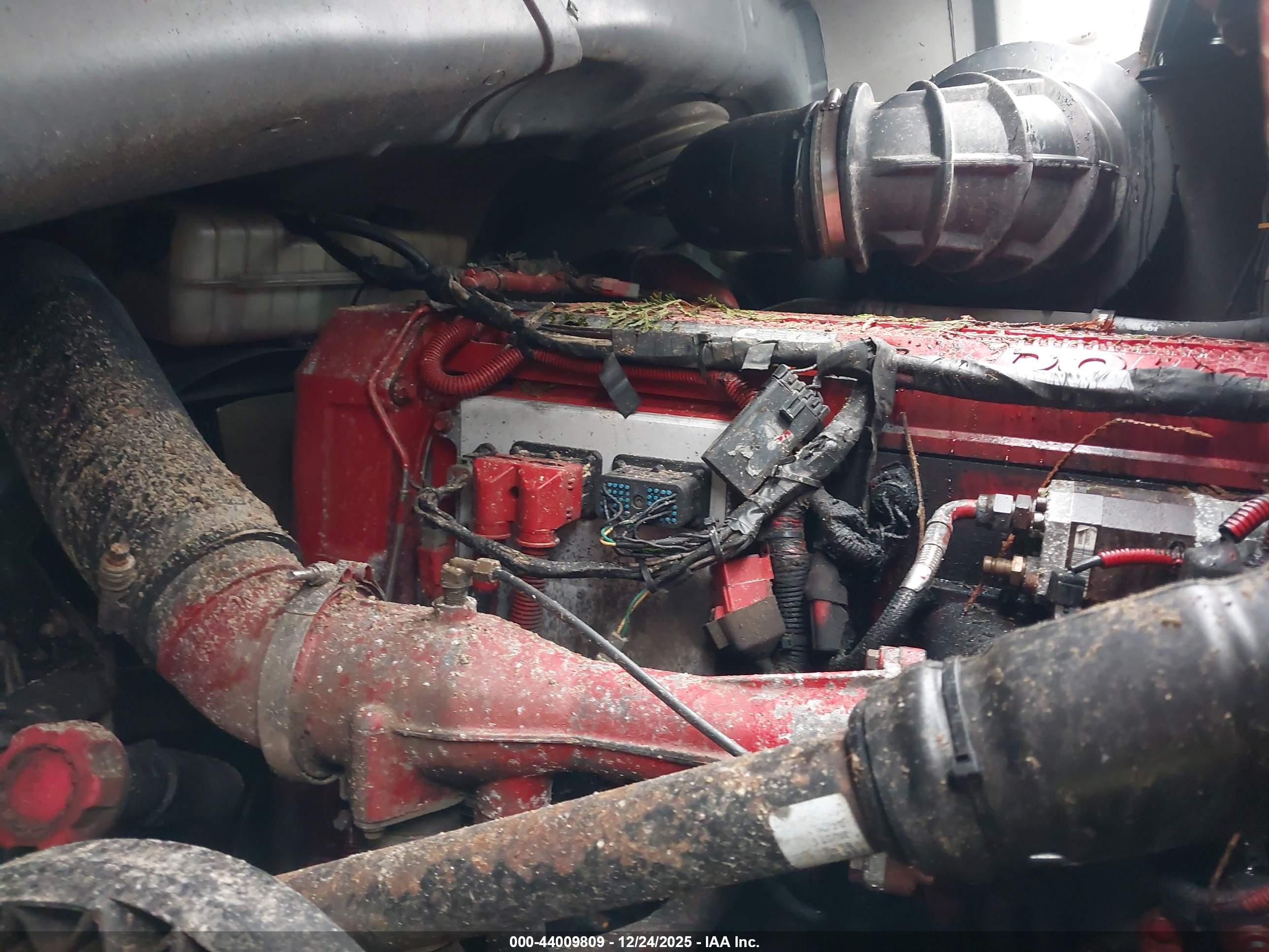 VOLVO VN image 10
