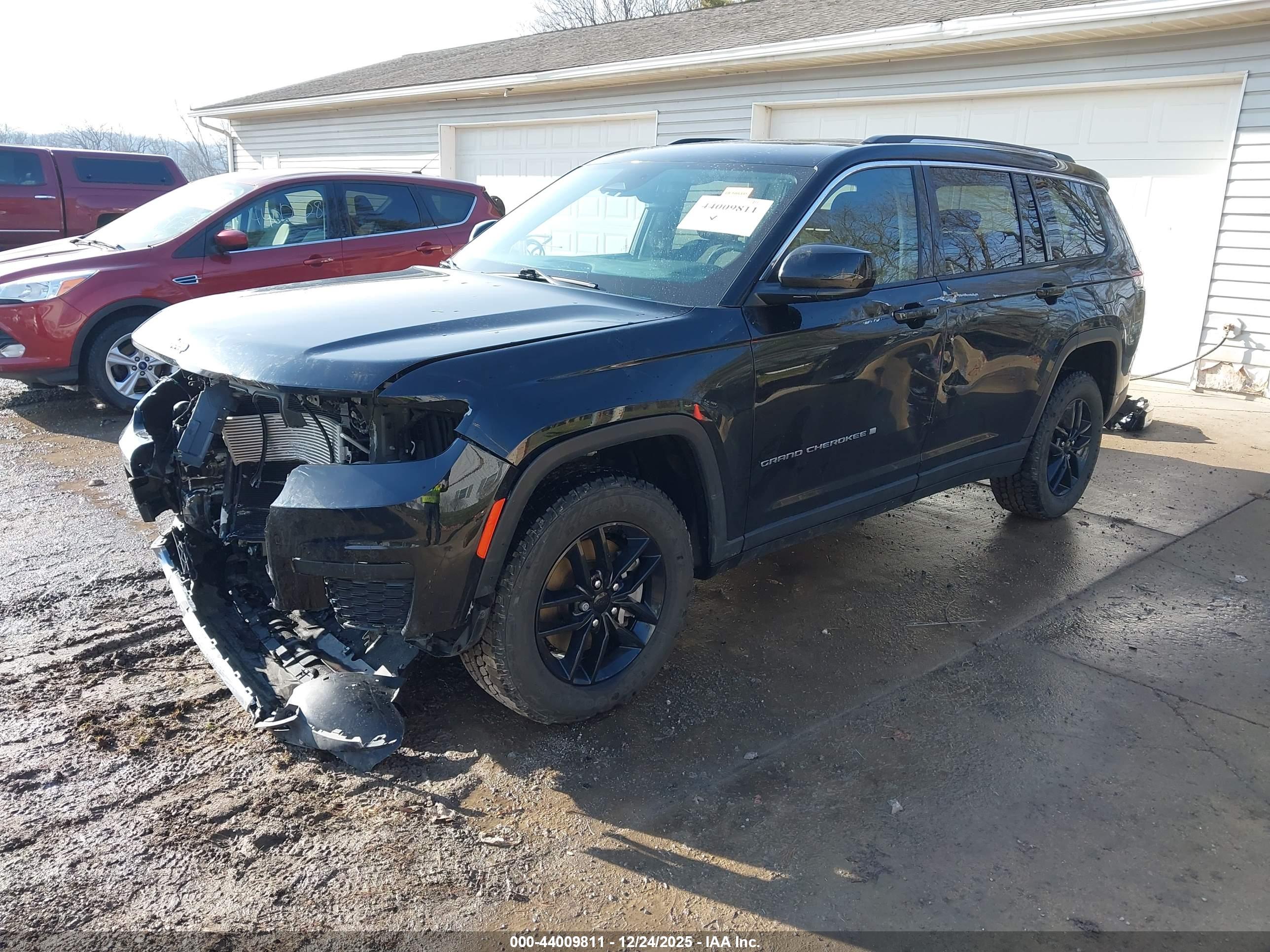 JEEP GRAND image 2