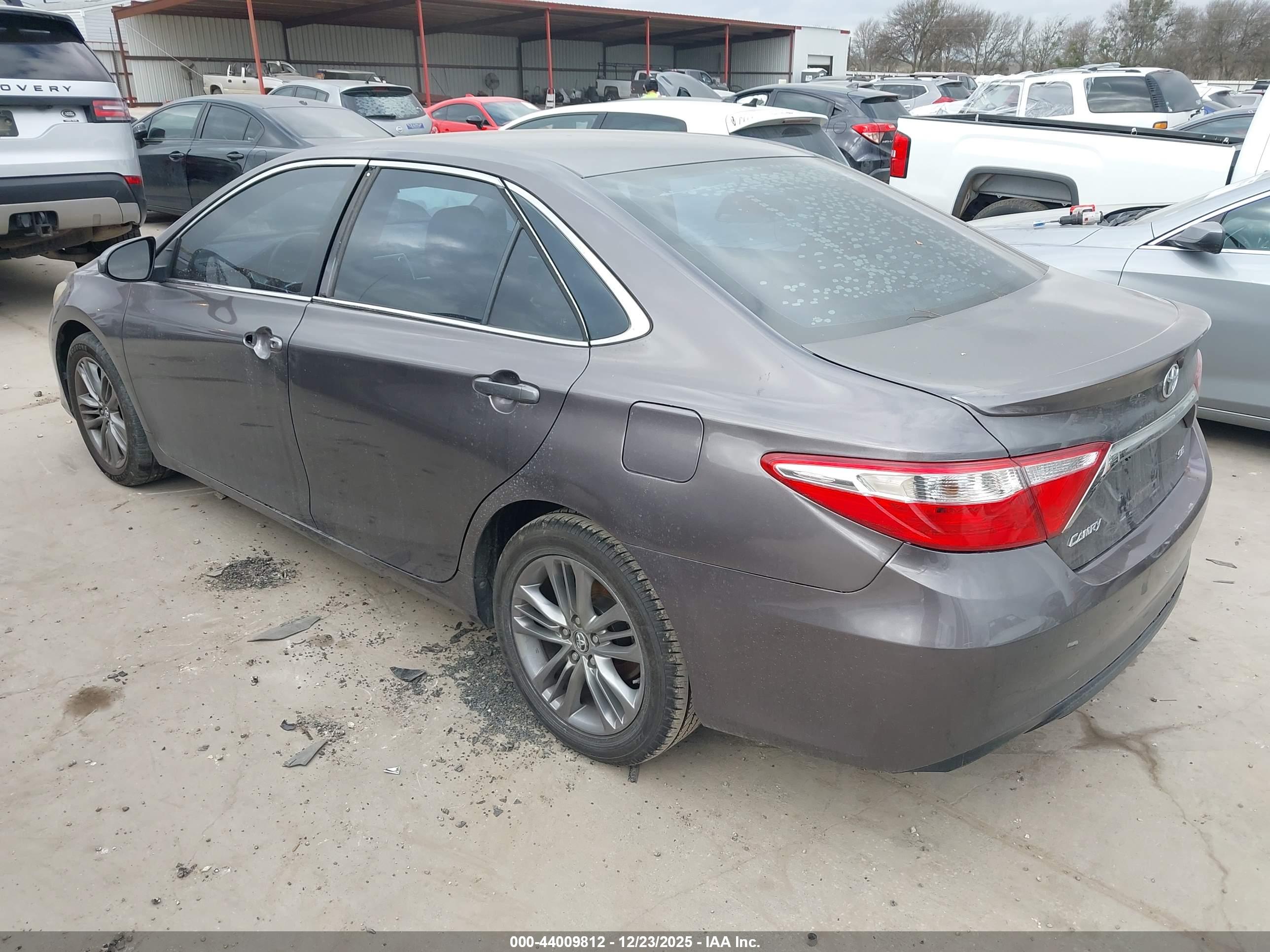 TOYOTA CAMRY image 3