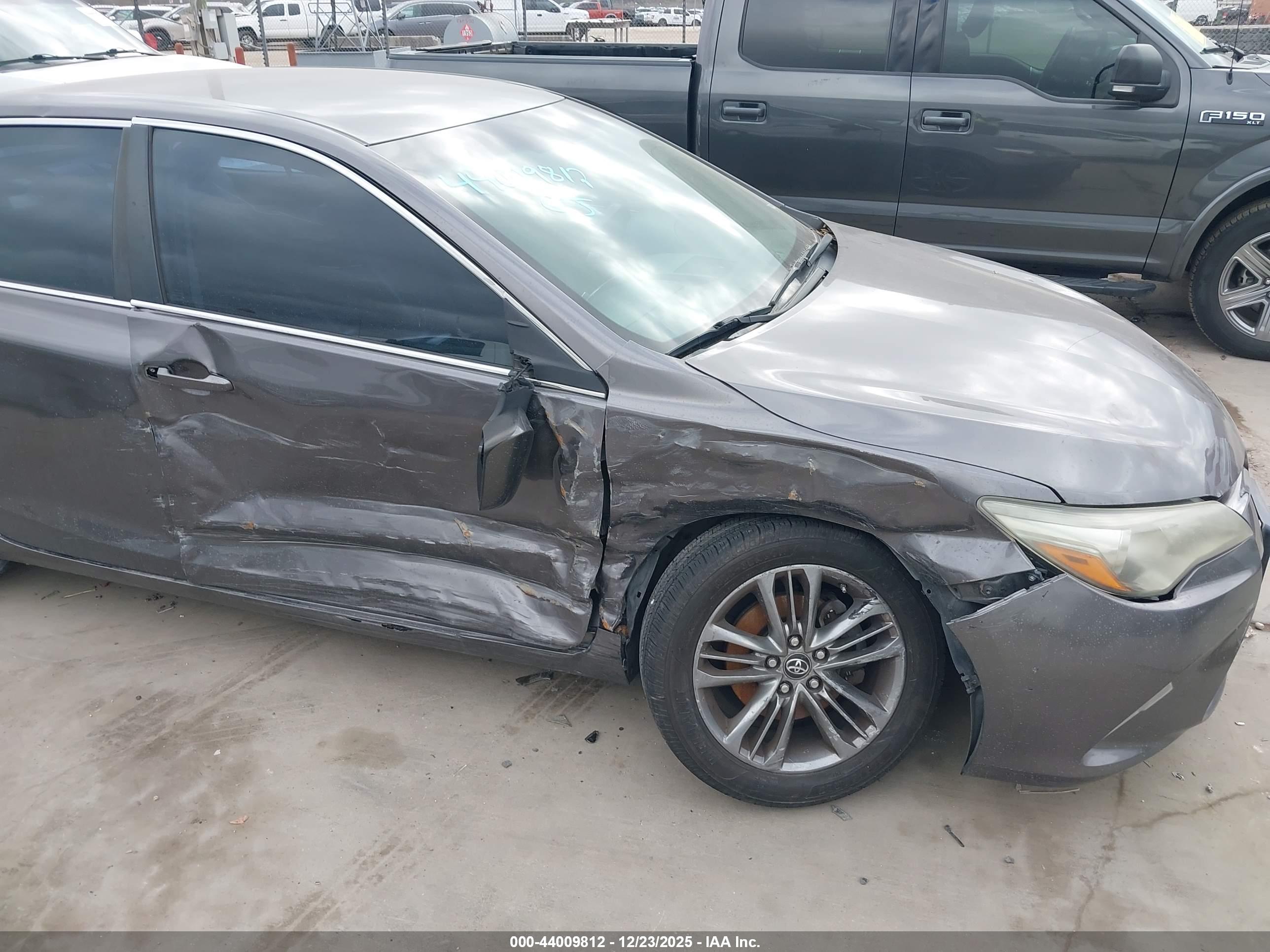 TOYOTA CAMRY image 6